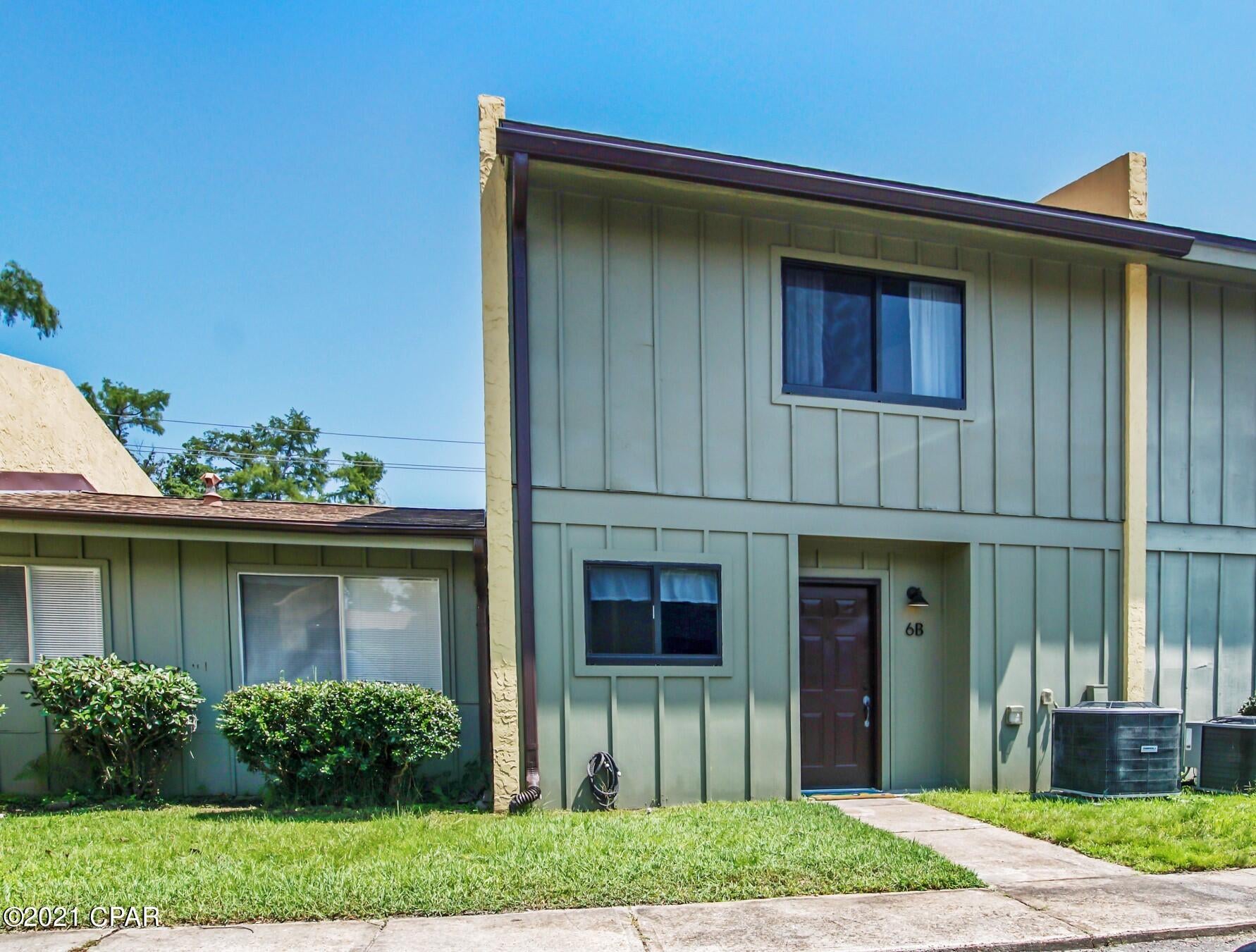 'CURRENTLY UNDER CONTRACT, SELLER ACCEPTING BACKUP OFFERS'  Beautifully renovated 2 bedroom townhouse centrally located in Panama City near hospitals and major shops.  Close to Northside Elementary. Enjoy a quiet pet friendly neighborhood with pool and tennis courts. Book you showing today with your favorite realtor.
