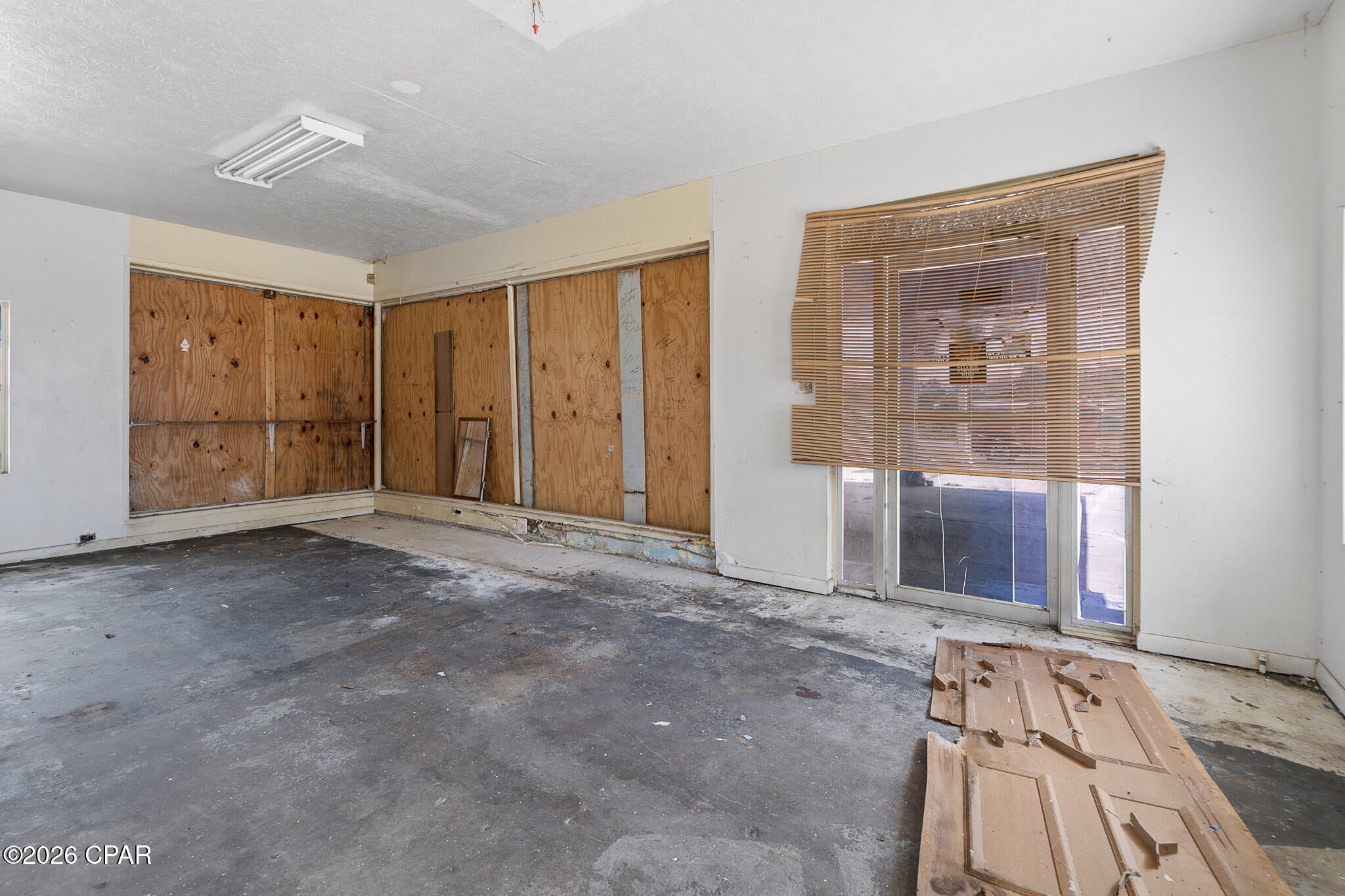 Lake Drive Heights - Commercial Sale