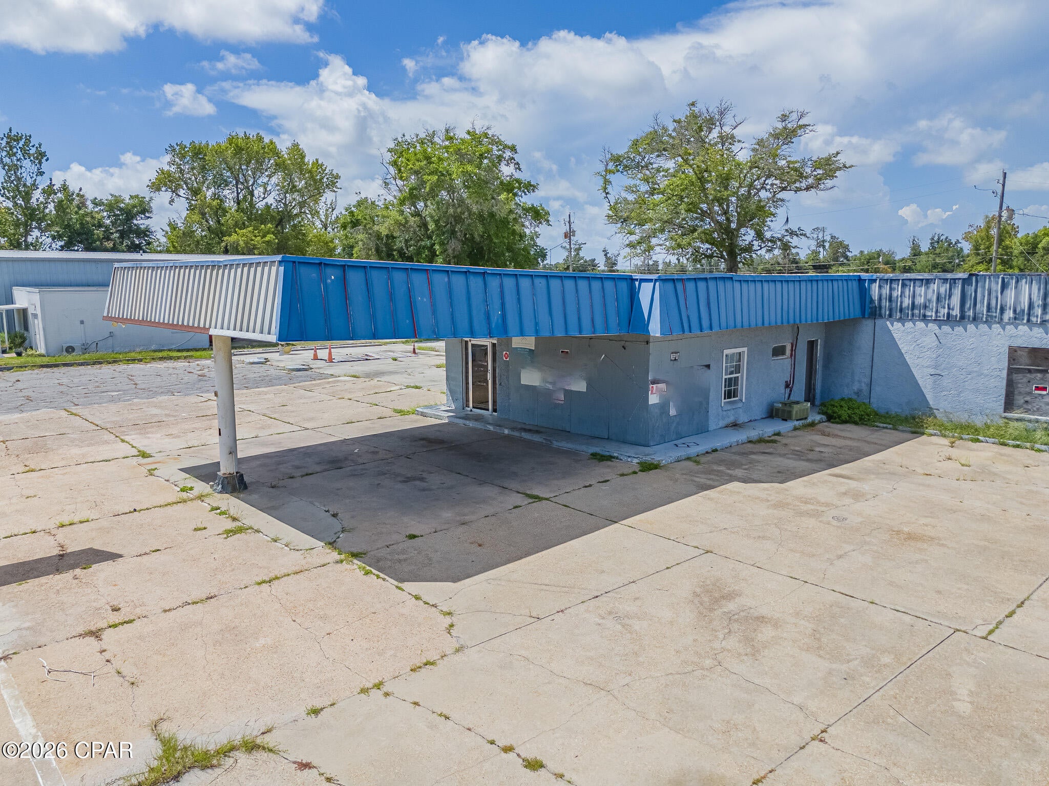 Lake Drive Heights - Commercial Sale
