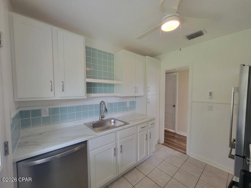Cove Terrace 3rd Add - Residential Lease