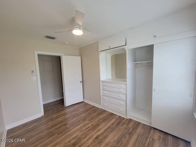 Cove Terrace 3rd Add - Residential Lease