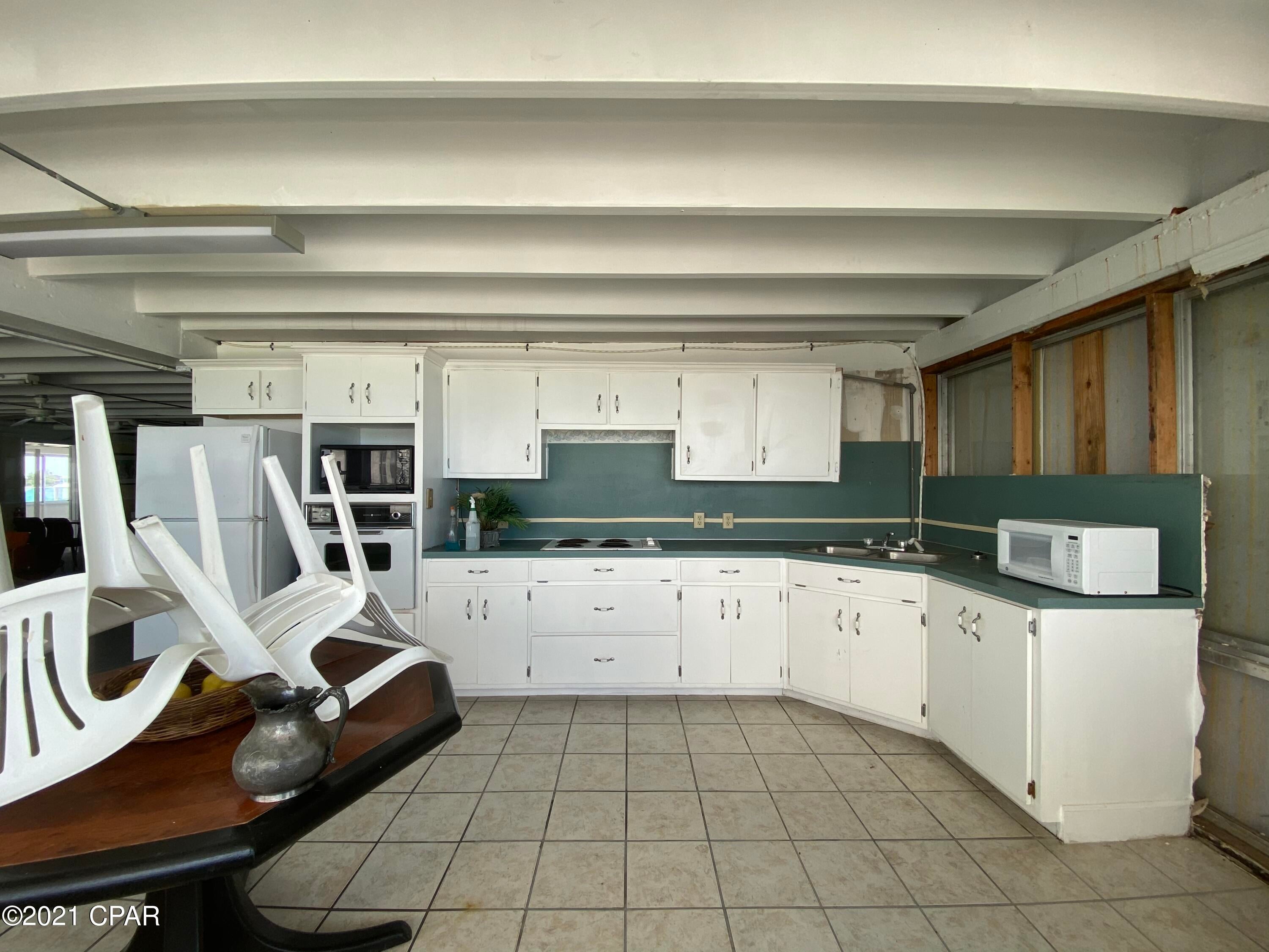 Fontainebleau Terrace - Residential