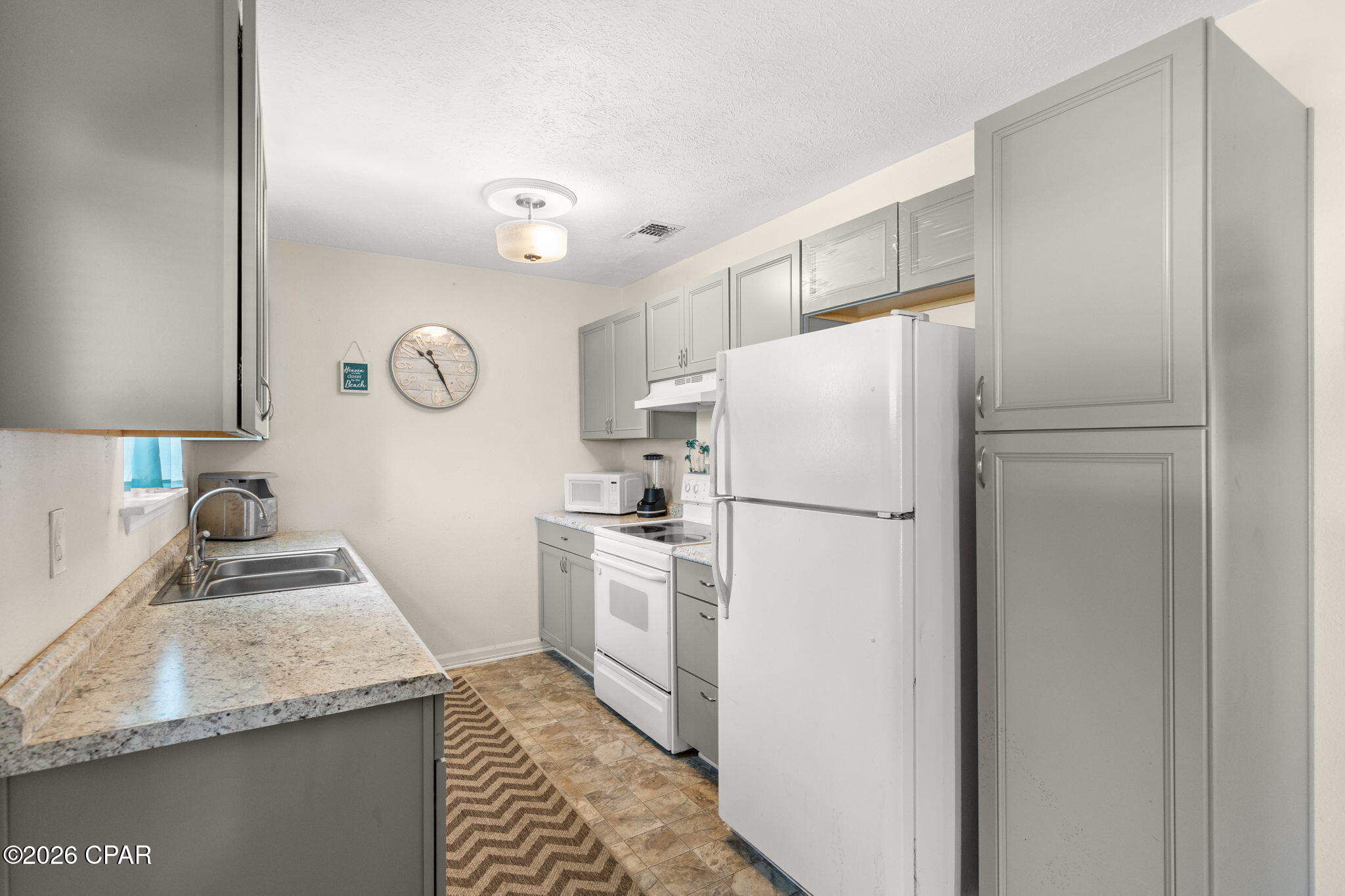 Hutchison's 2nd To Bahama Bch - Residential
