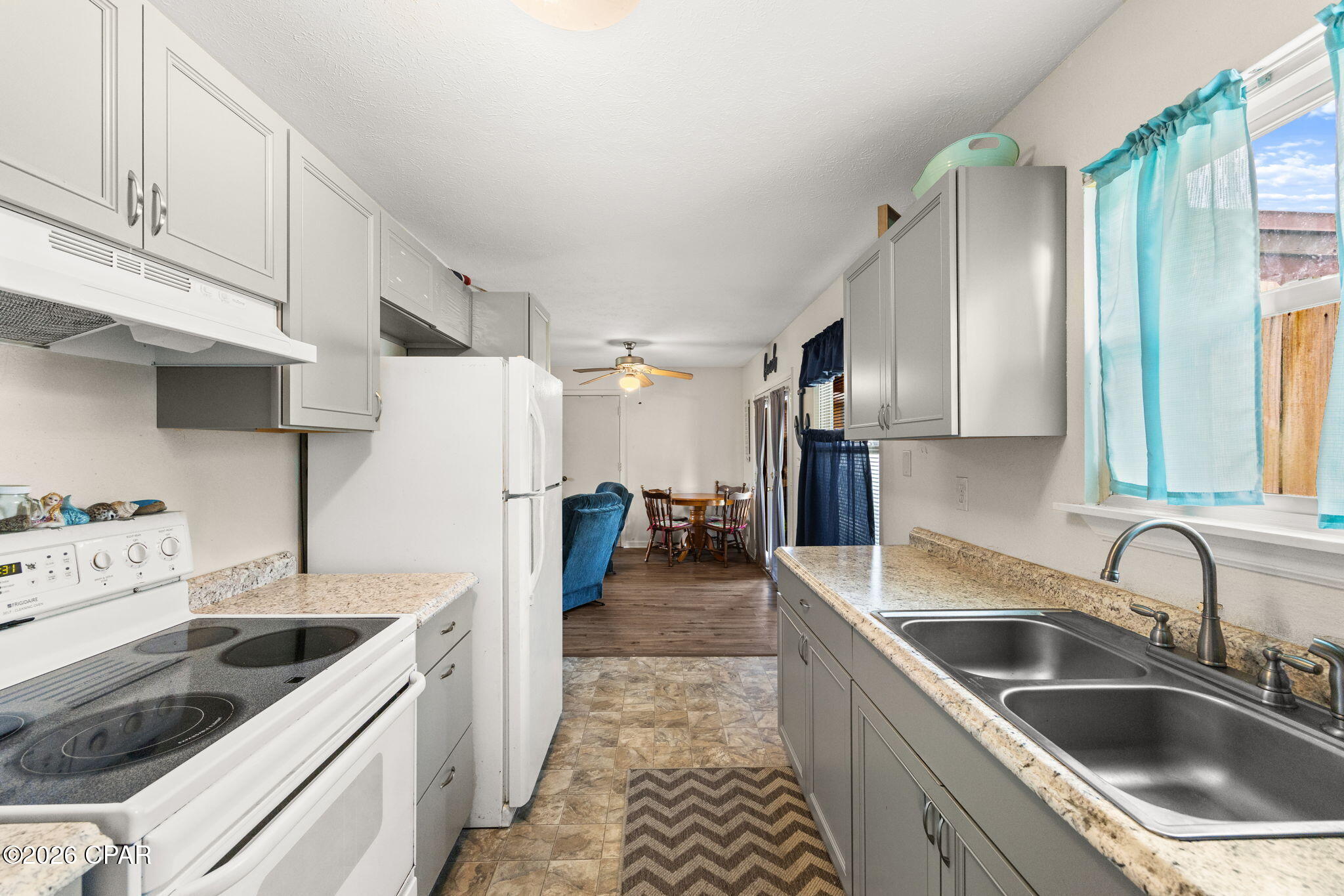 Hutchison's 2nd To Bahama Bch - Residential