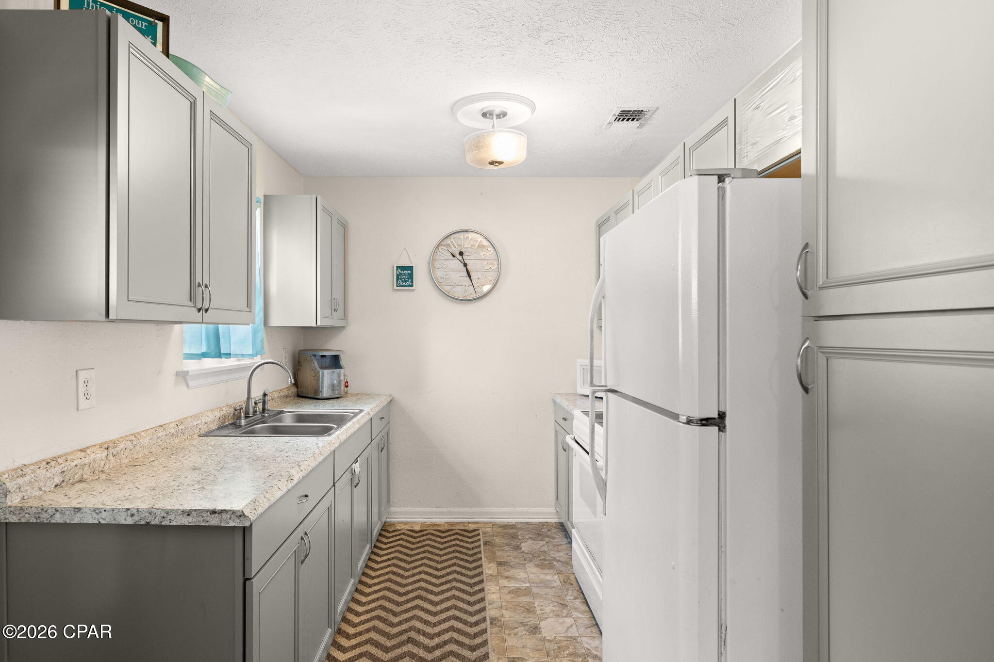 Hutchison's 2nd To Bahama Bch - Residential