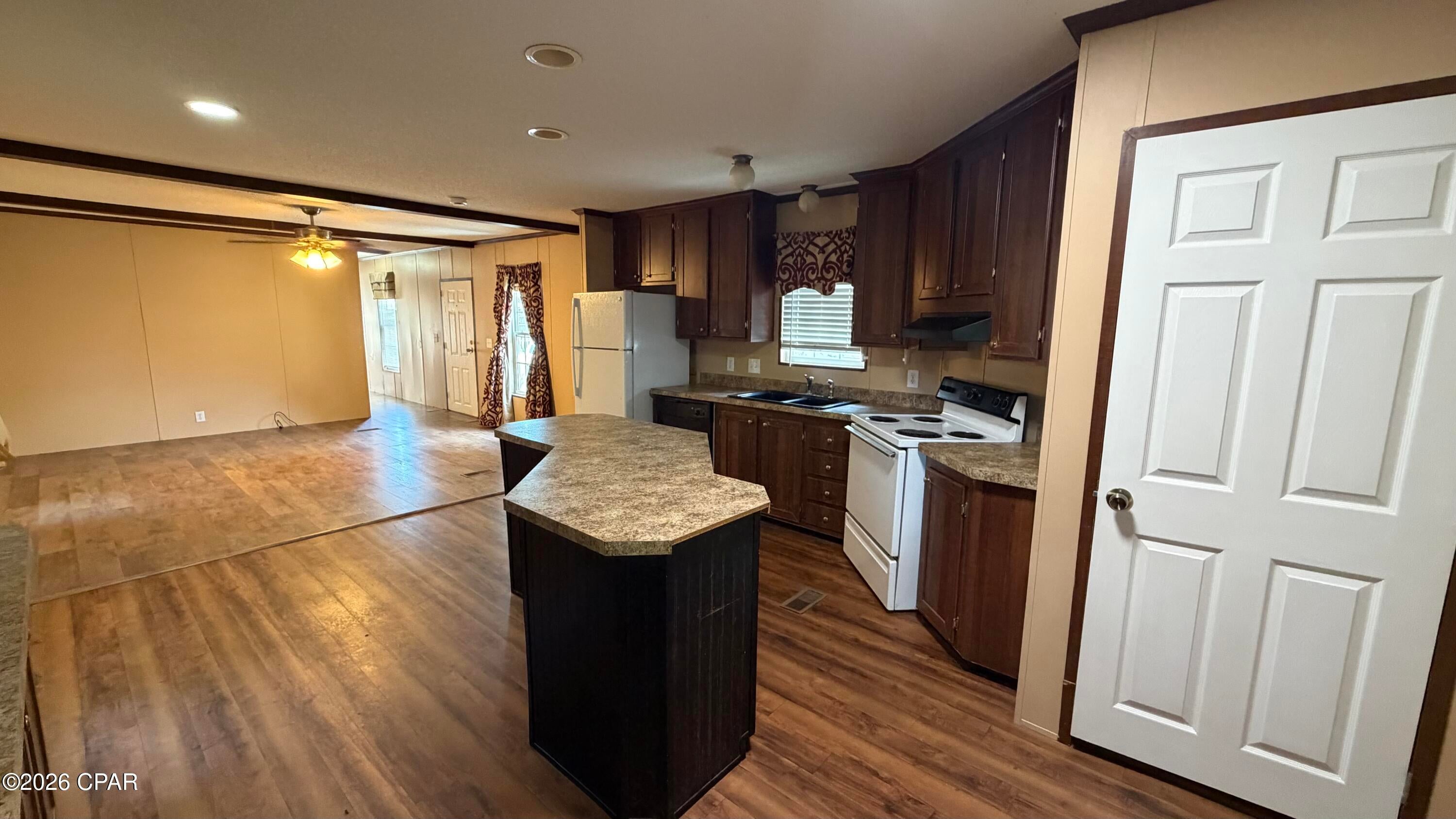 [No Recorded Subdiv] - Residential Lease