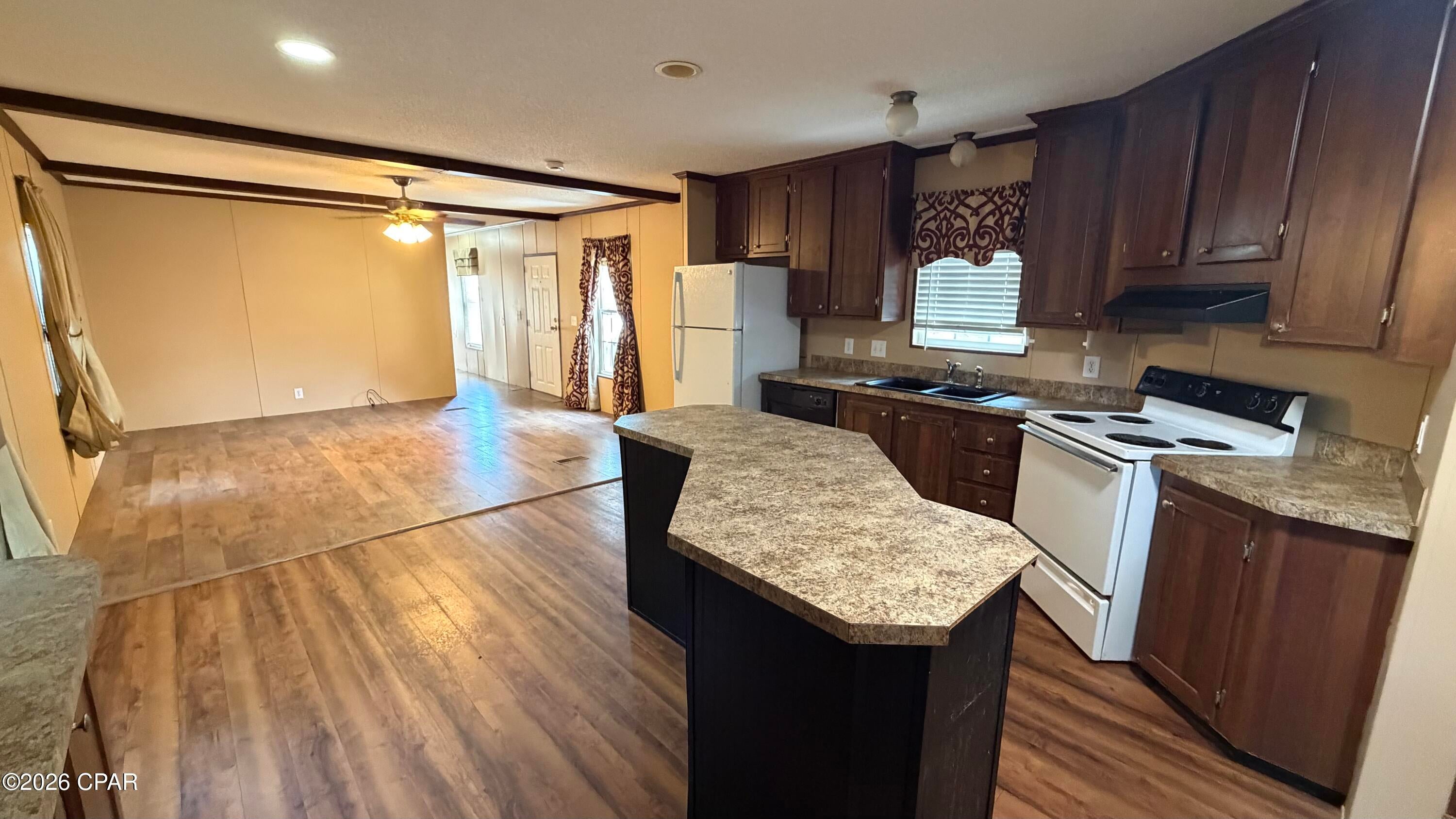 [No Recorded Subdiv] - Residential Lease