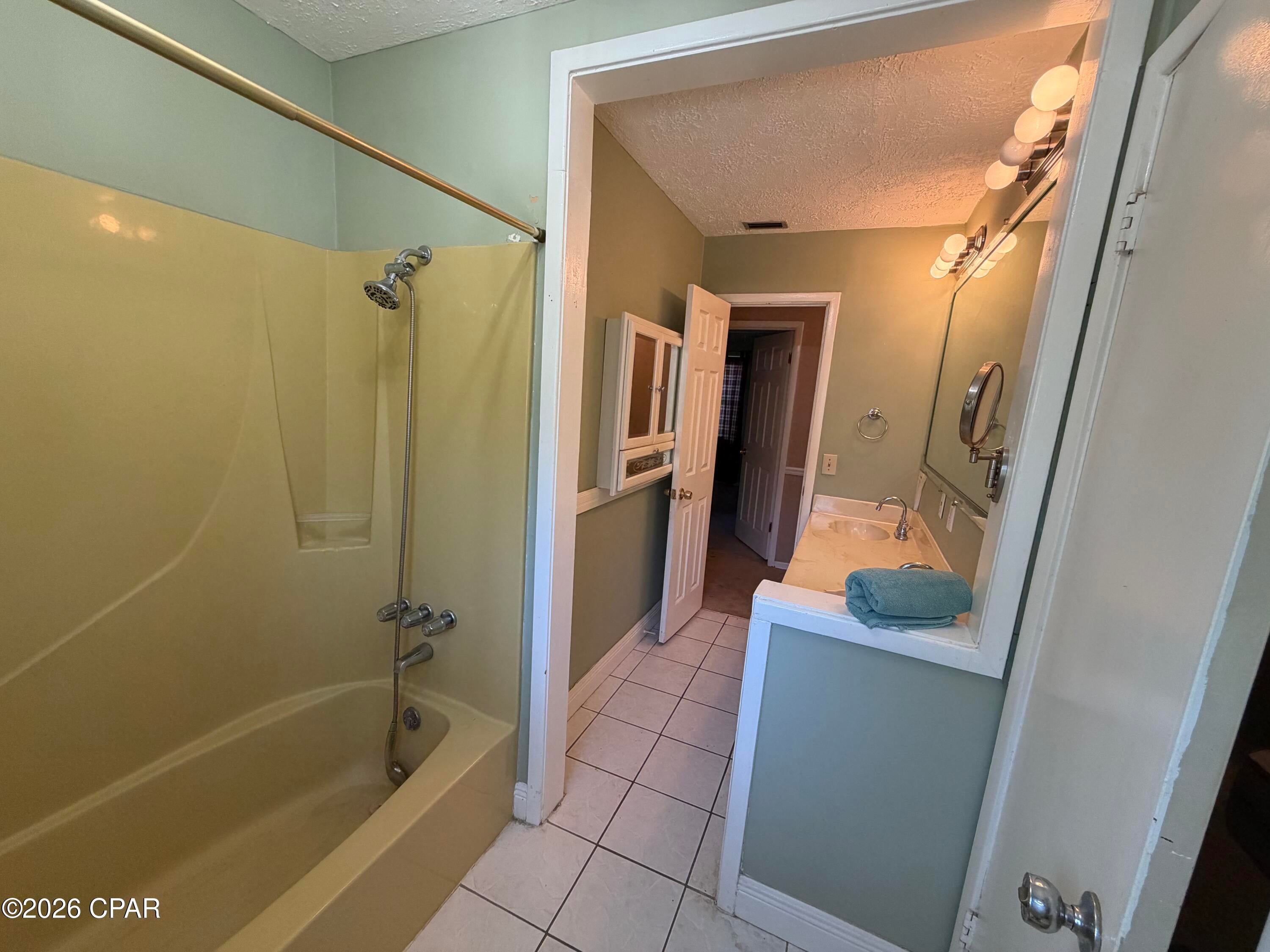 Baywood Shores Est Unit 6 - Residential