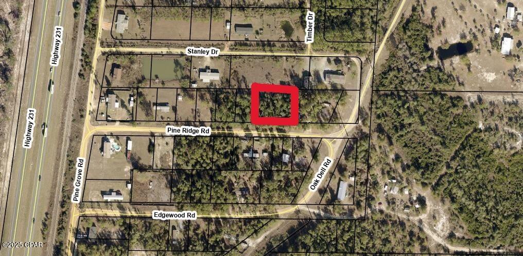 Large half acre vacant lot only about a mile north of the intersection of Hwy and Hwy 231, located in the subdivision of Pinecrest
The subdivision is somewhat sucluded on the eastside of the railroad track that runs adjacent to Hwy 231. Access to the subdivsion is available from Hwy 231 with a railroad crossing at Pinecrest Road.
Buyer to verify all information and use.