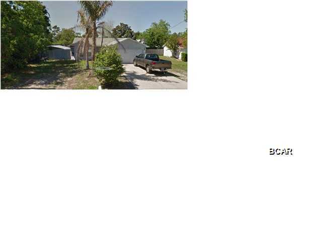 Well maintained home just off 79 and Back Beach. Home located just a short drive from Worlds Most Beautiful Beaches. A split floor plan with master bedroom overlooking the back yard inground pool. Spacious kitchen with an island.
