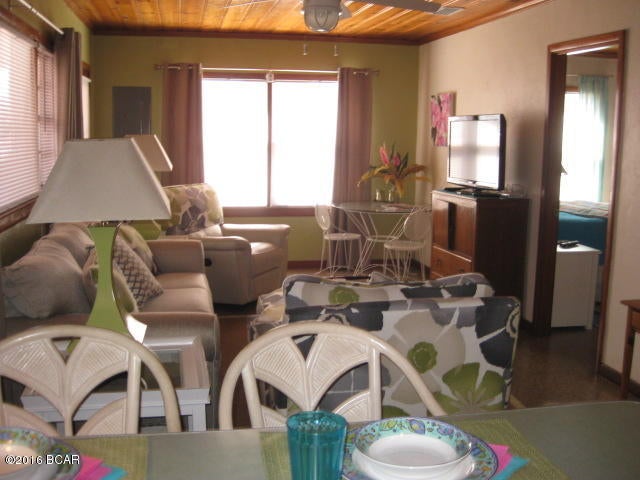 Laguna Beach Estates 9th Add - Residential