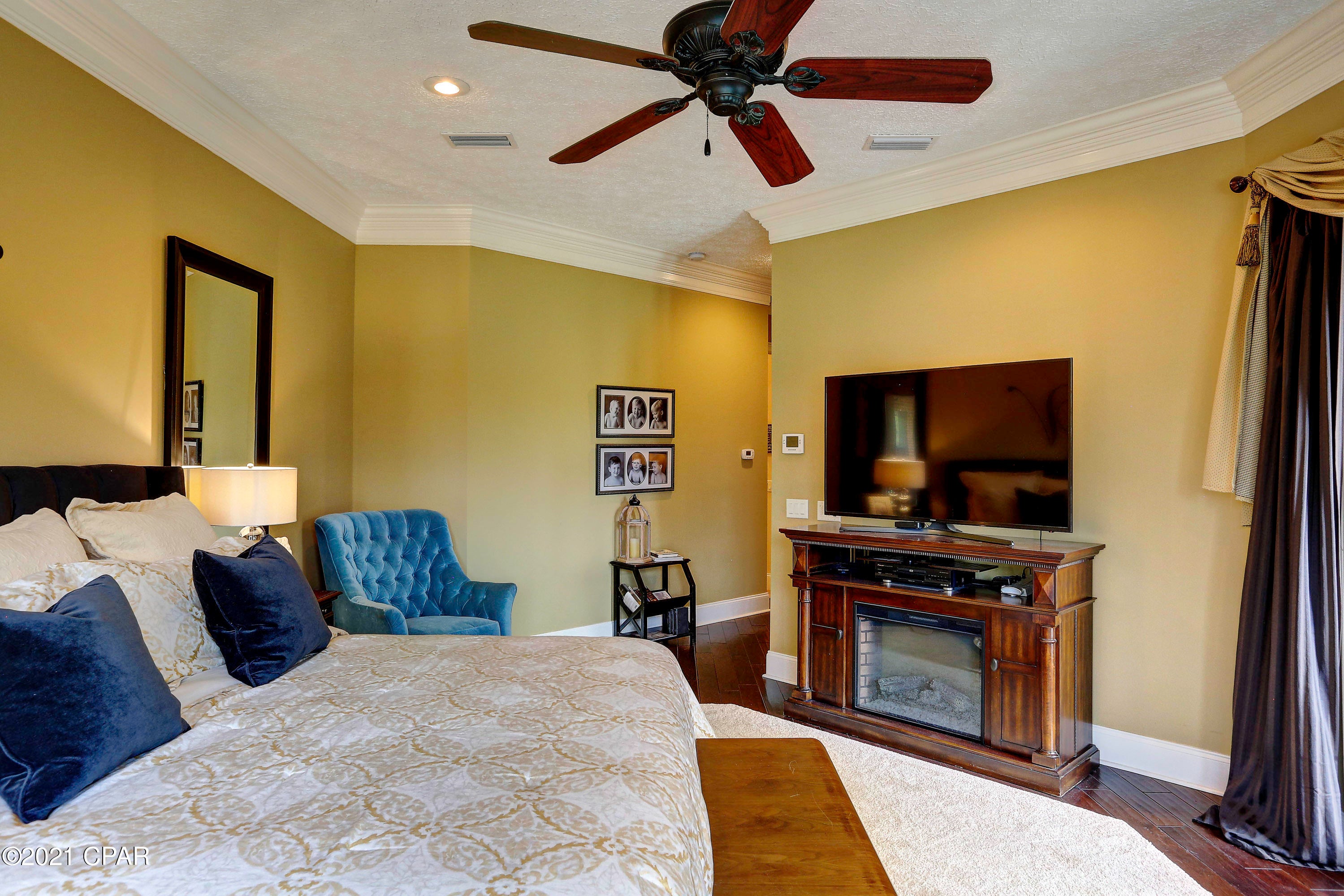 College Point Estate 1st Add - Residential