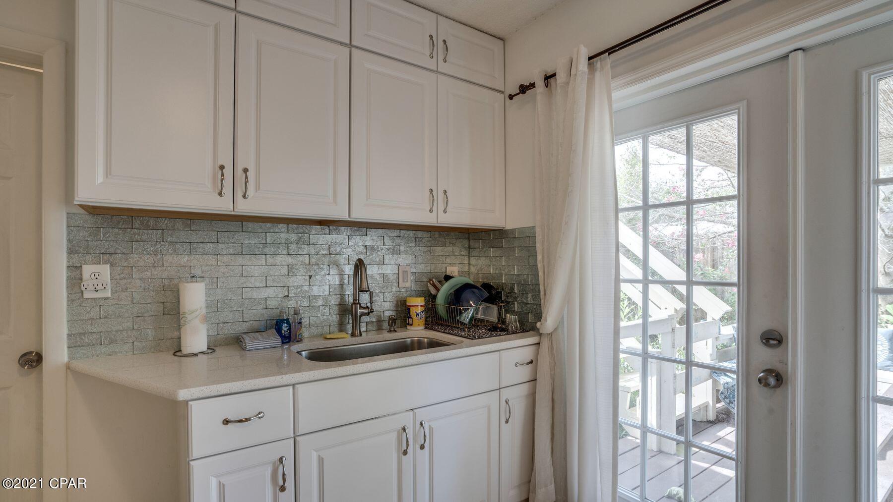 Laguna Beach Estates 7th Add - Residential