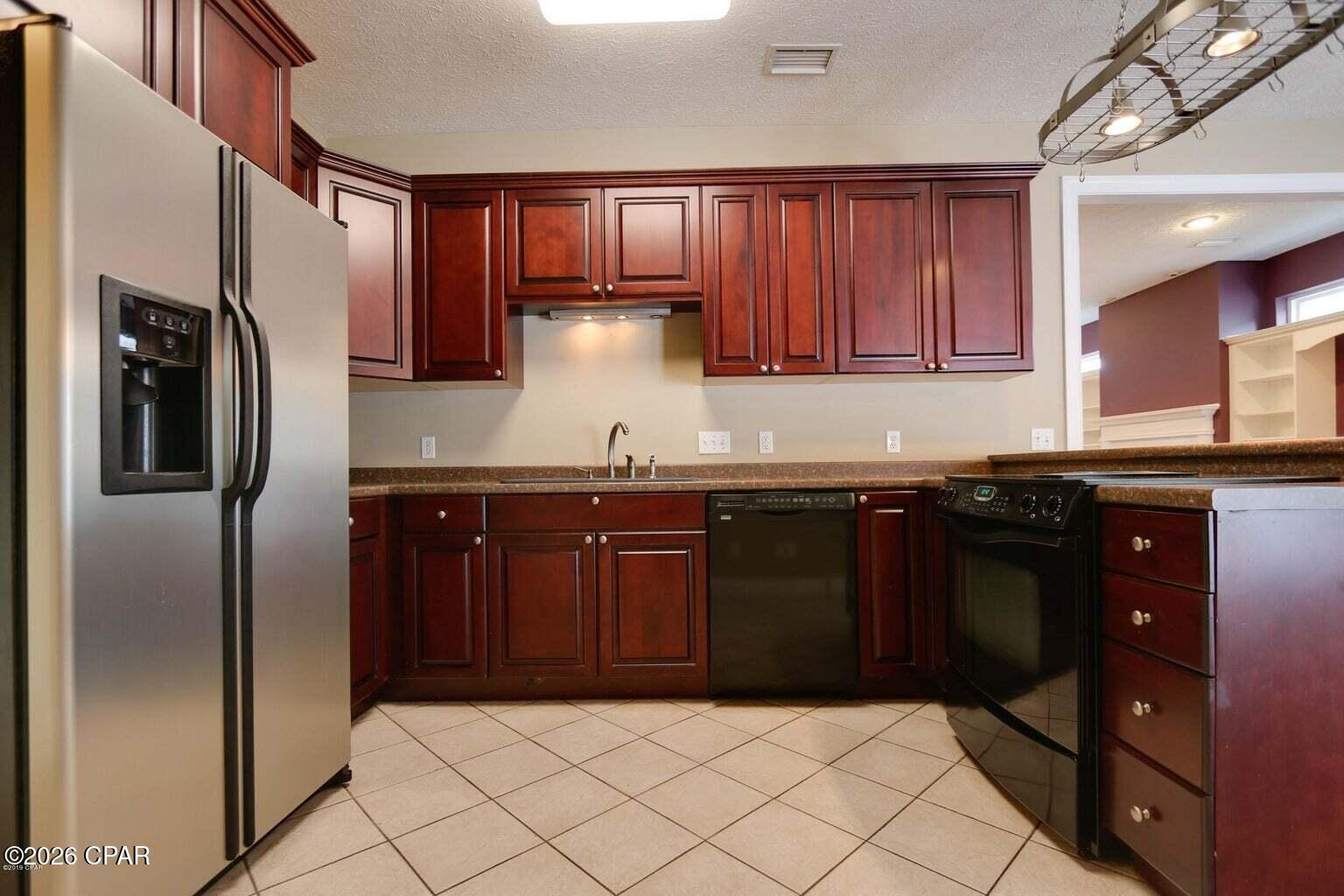 Riverside Ph I - Residential Lease