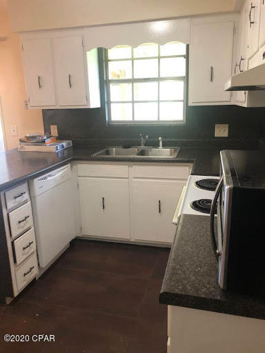 Towne & Country Lake Estates - Residential Lease