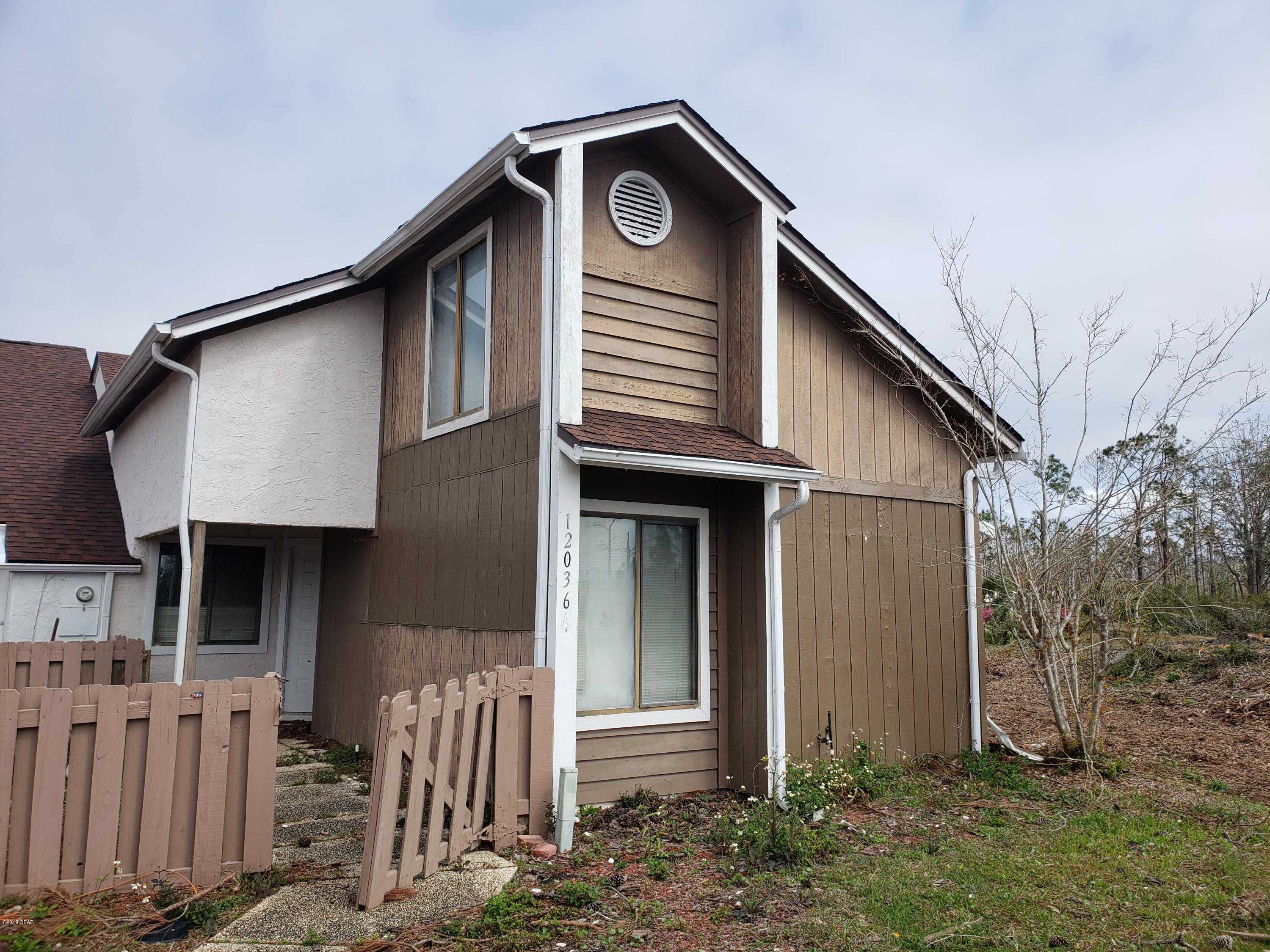 CALLING ALL INVESTORS!!! 



This huge 3/2 has a ton of potential to be flipped or repaired and rented out. 

It suffered hurricane damage, and will need repair. 

This is an as is sale please go show it is vacant and ready for new owners.

ALL OFFERS ARE SUBJECT TO COURT APPROVAL!