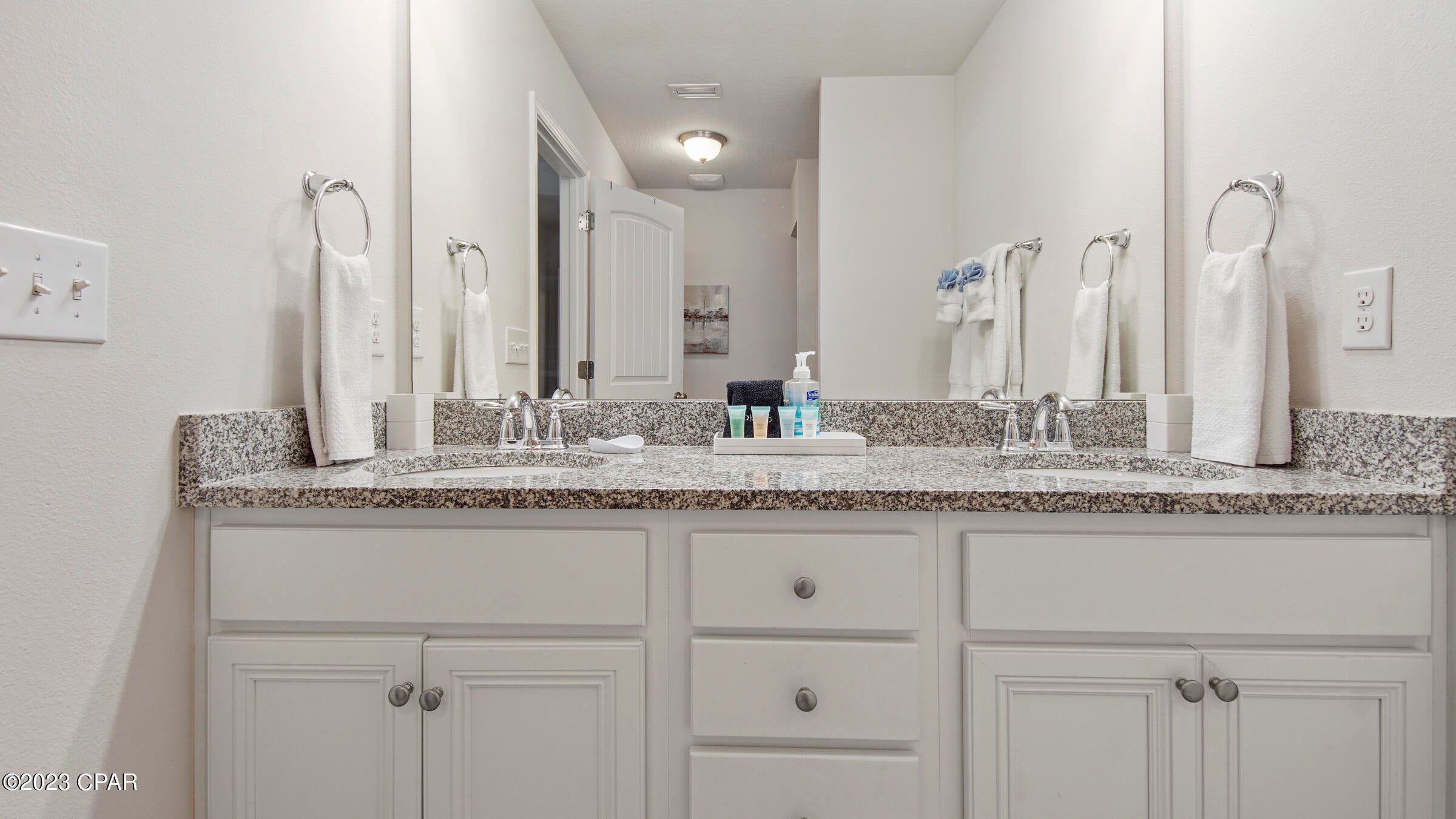 Hathaway Townhomes - Residential Lease