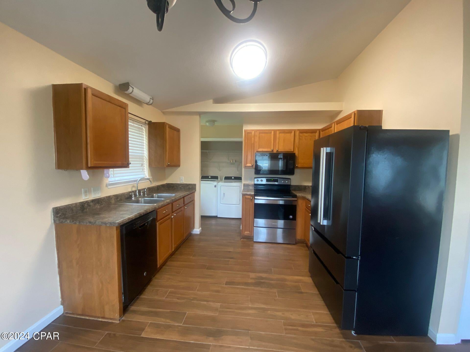 Robindale - Residential Lease