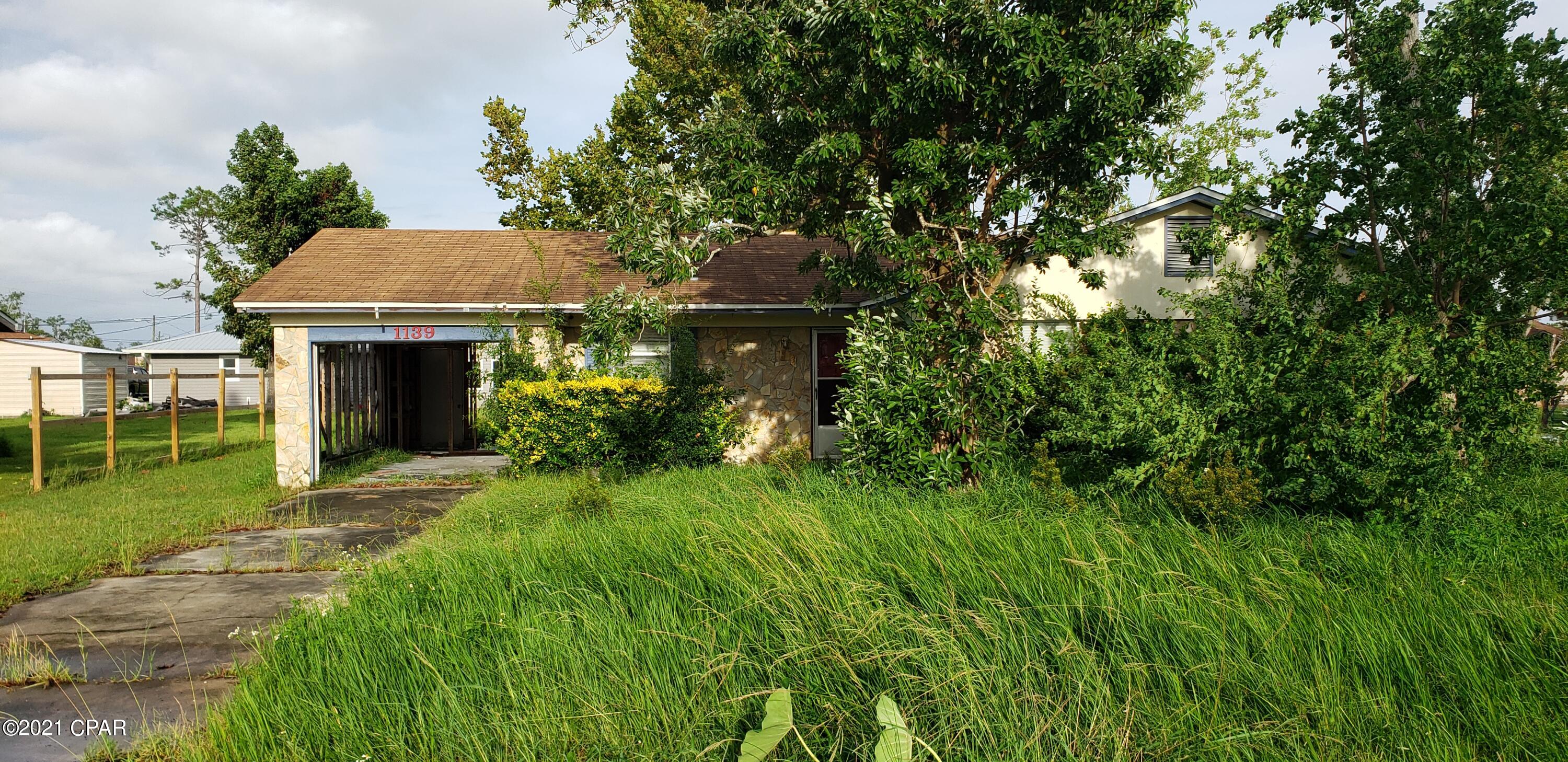 3 bed 2 baths, single family home. Excellent fix and flip or rental. Cash or hard money only.