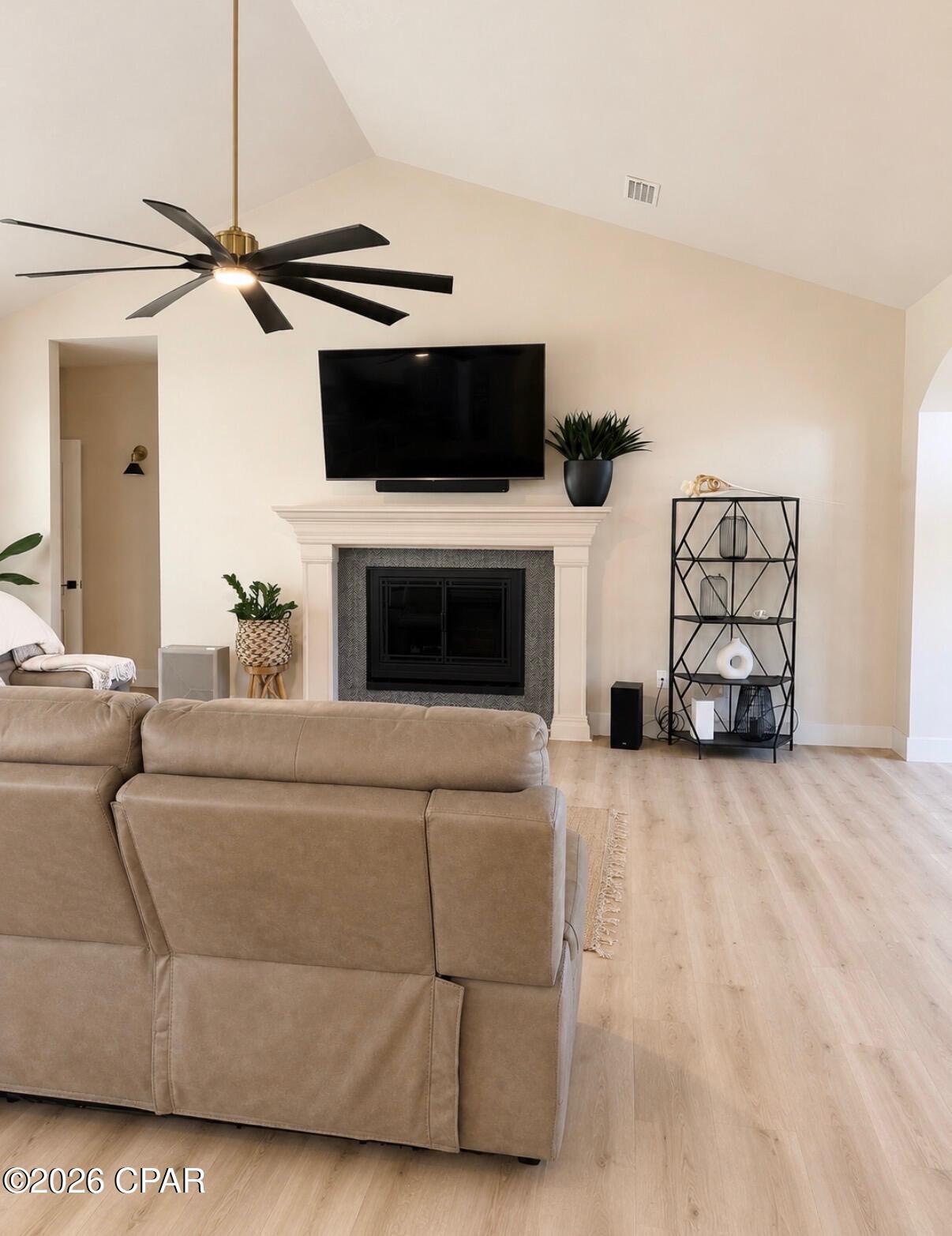 Colony Club Hrbr Ph 3 - Residential