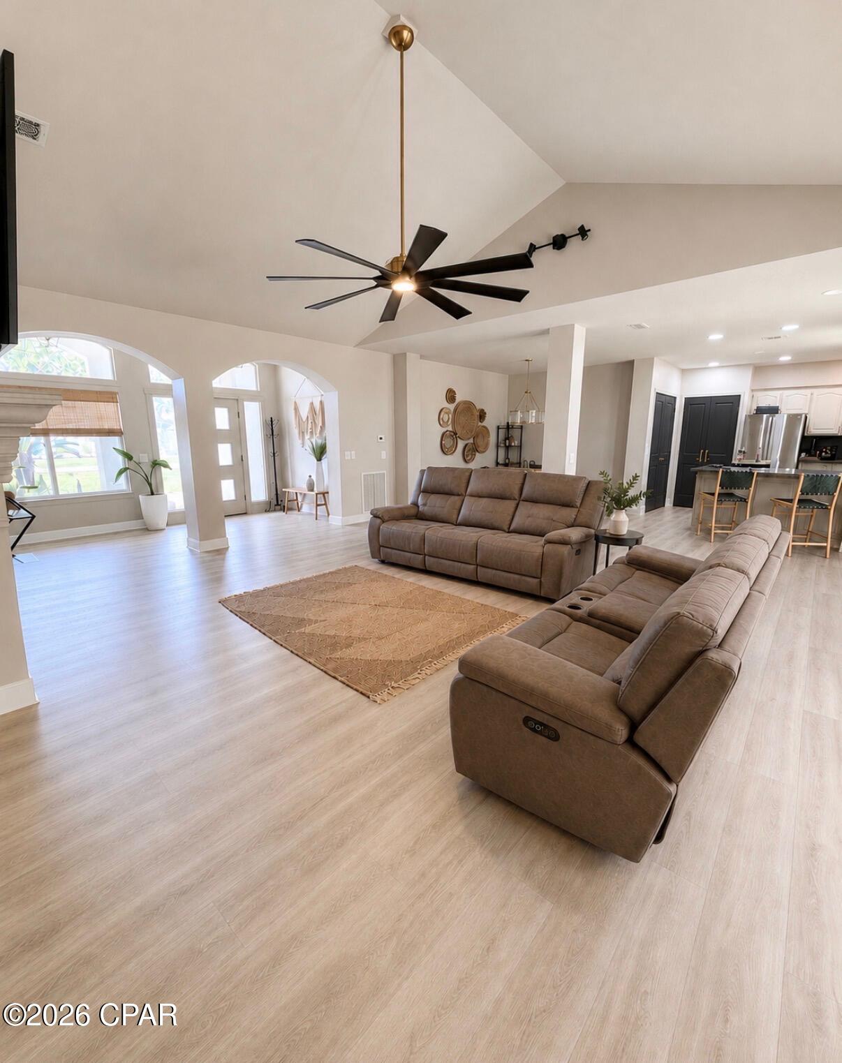 Colony Club Hrbr Ph 3 - Residential