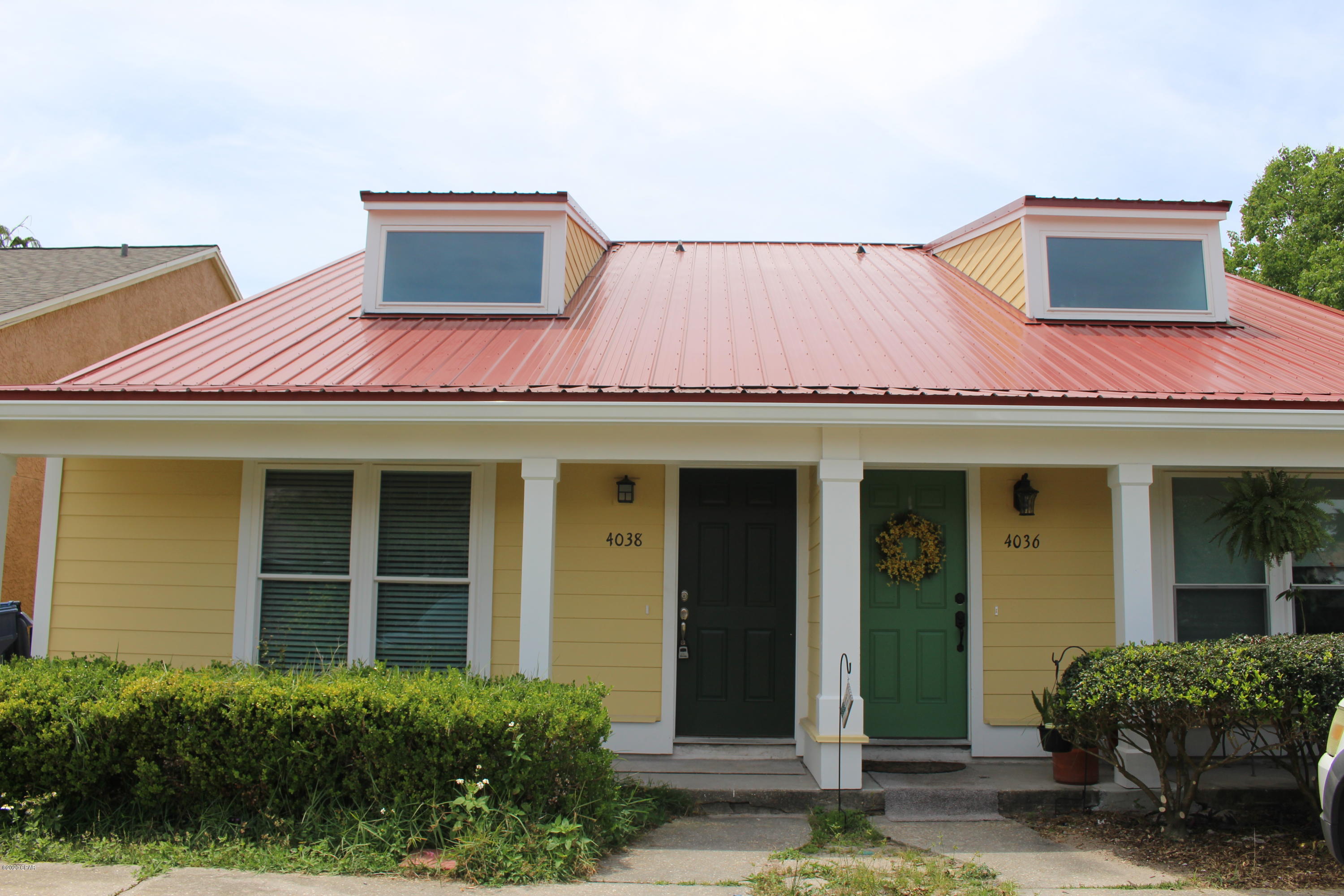 LIKE NEW Townhome centrally located in the Panama City area, just off Northshore Rd. 

Two Bedrooms, bonus room that can be used as office/small bedroom and a large loft area upstairs! This home has been renovated from top to bottom and has all of the space you need. There is a downstairs bedroom, a full bath downstairs, as well as a bonus room that could be your 3rd bedroom if needed that opens to the back yard. Upstairs is a spacious loft adjacent to another master bedroom with a large bath and a large walk in closet. The back yard is pristine with pavers and new rock garden. Owner prefers no pets.

RENT TO OWN OPTION