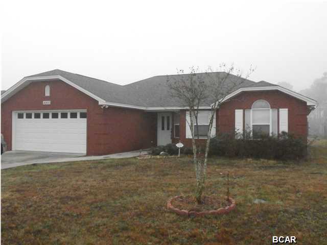 Beautiful brick home with open floor plan. Family room is open and airy. Outstanding kitchen with attractive cabinets and good quality appliances. Spacious bedrooms. Home features fireplace, Screened patio. Located in a great community-Cherokee Heights.