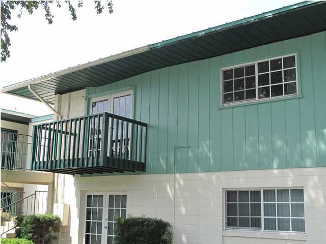 For Rent. Unfurnished unit located on the second story and features a balcony off the living area that overlooks the courtyard. Washer/dryer included. Pet under 25lbs negotiable with a $250 nonrefundable pet fee. Rent includes basic cable, water/sewer, garbage and quarterly pest control. 



Landmark Condominiums is within easy walking distance to restaurants such as the Captains Table, Hunts Oyster Bar and the Shrimp Boat. Come see this neat complex that sits alongside St. Andrews Bay and features 2 pools, a private beach, and 7 beautifully landscaped acres. Whether it is July or December, this complex is quiet and offers the best of Bay living with easy access to the Gulf of Mexico.