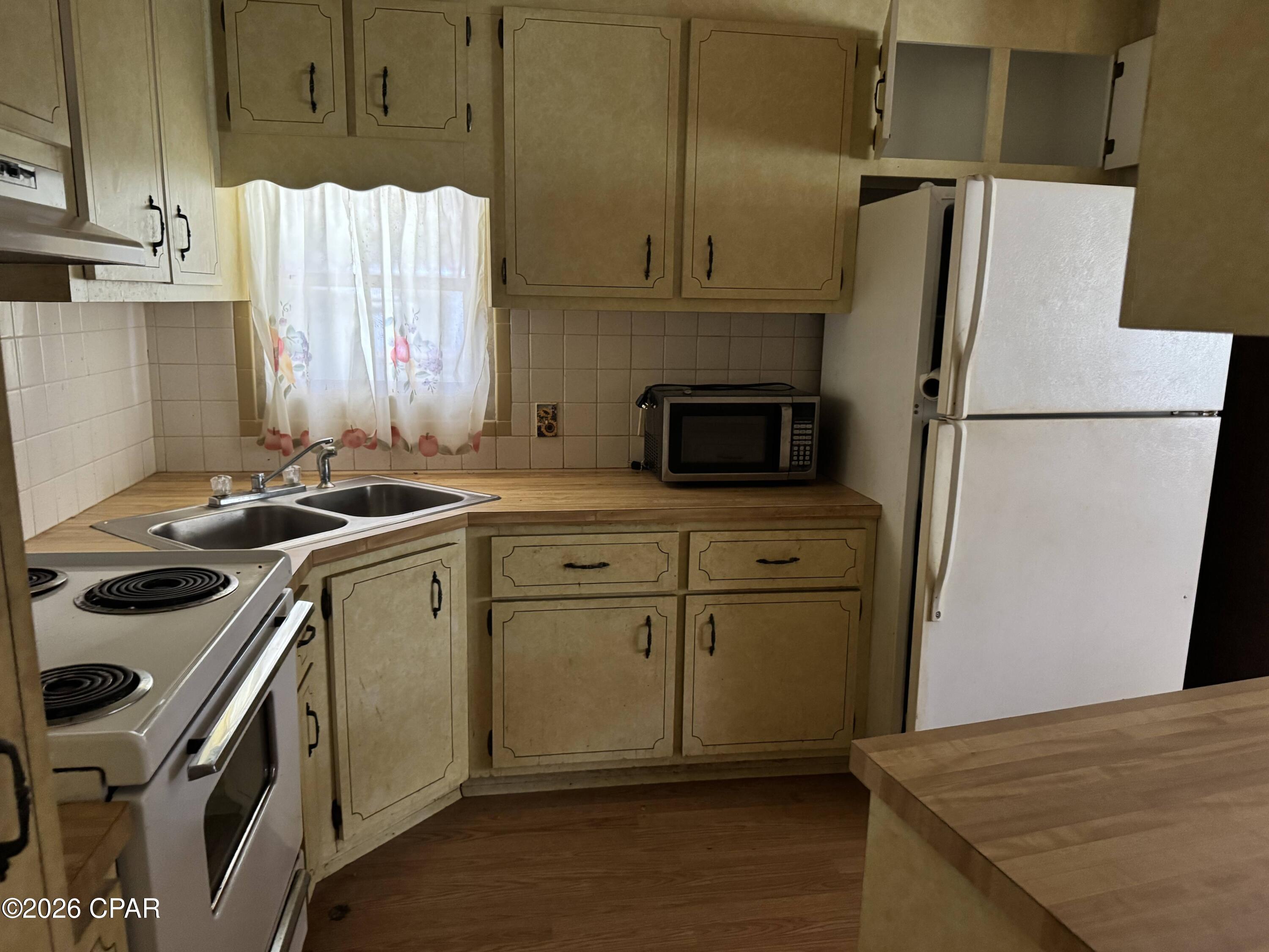 [No Recorded Subdiv] - Residential
