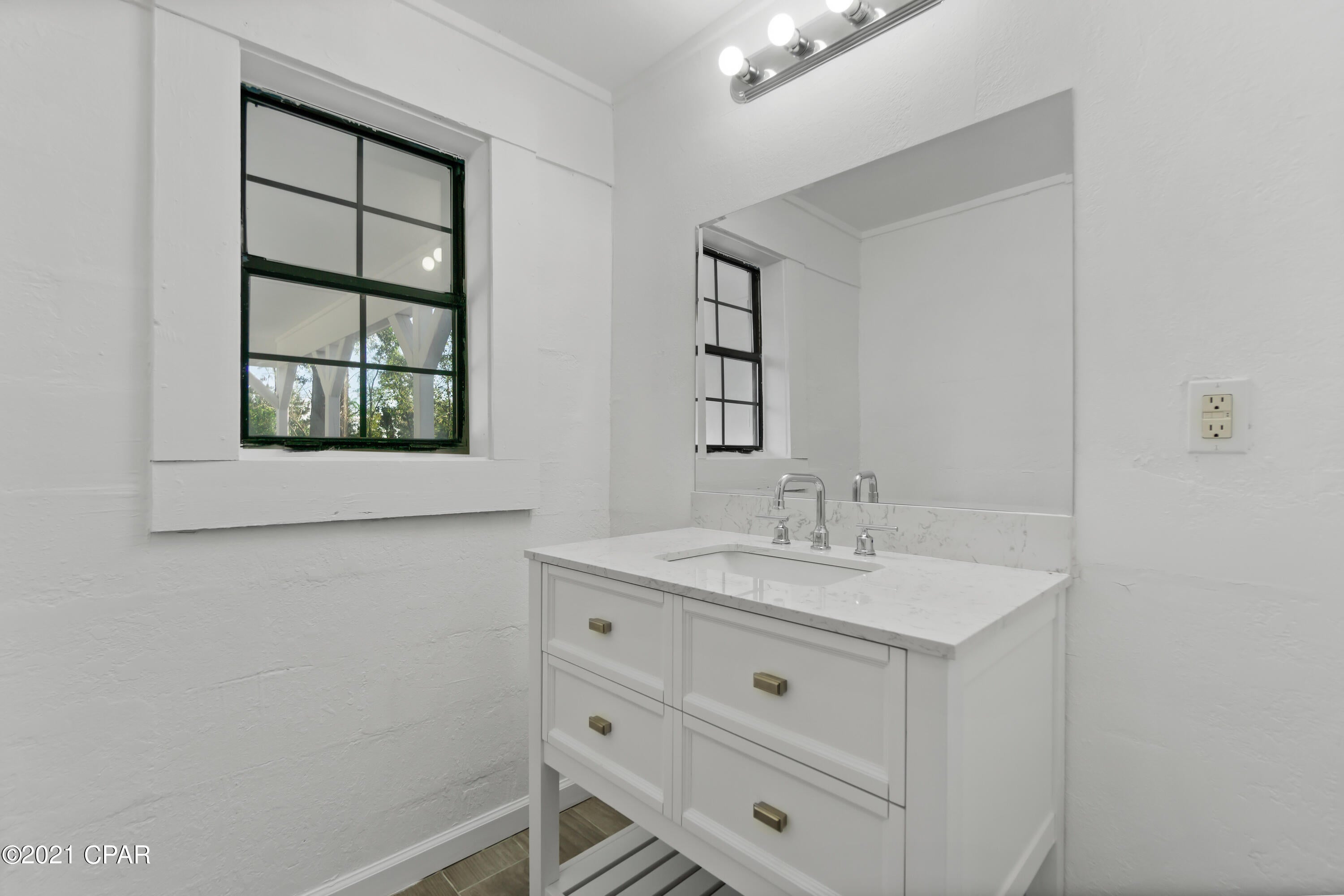Miltonia & South Marianna - Residential