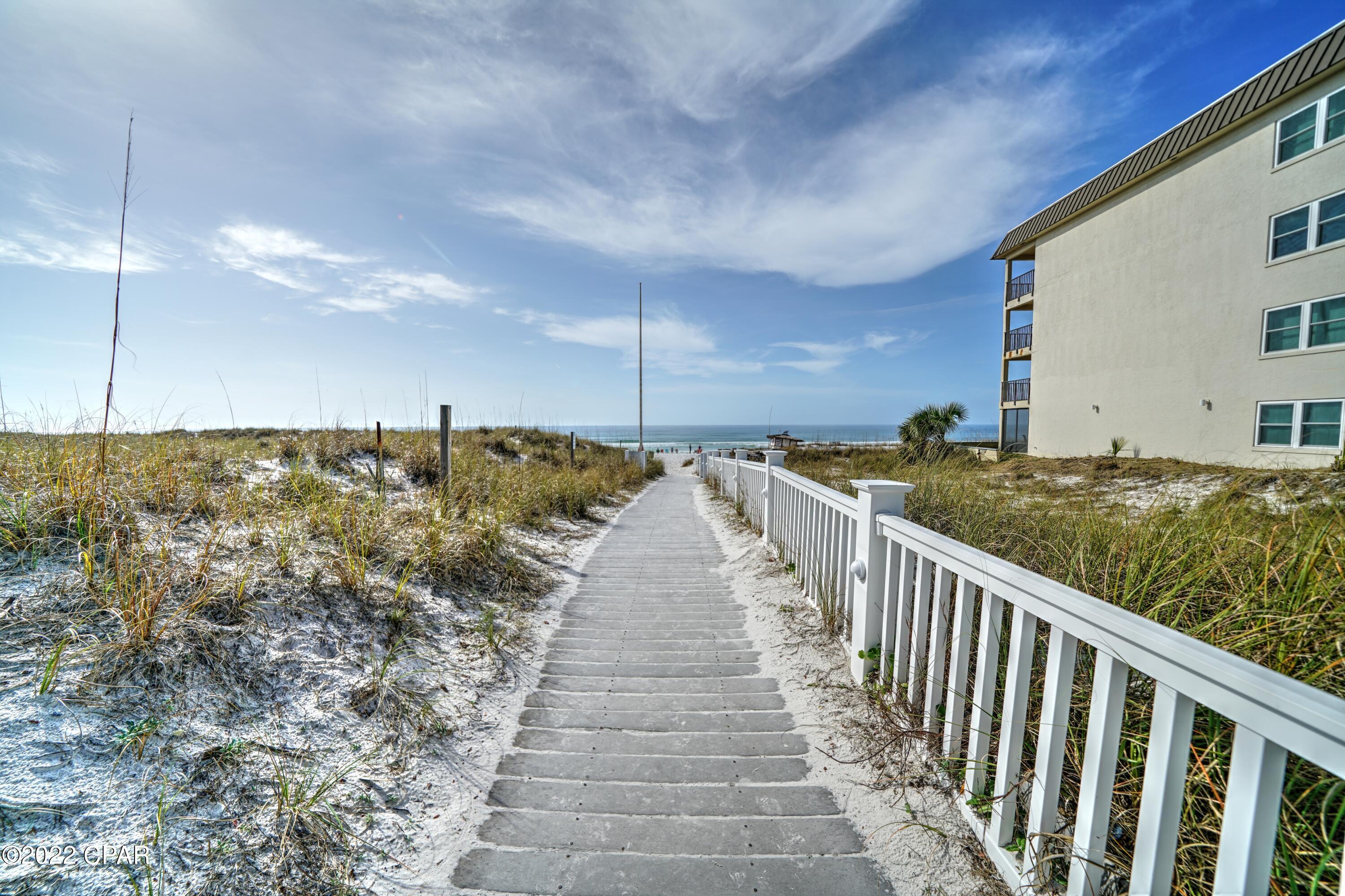 Venture Out Travel Trail - Land