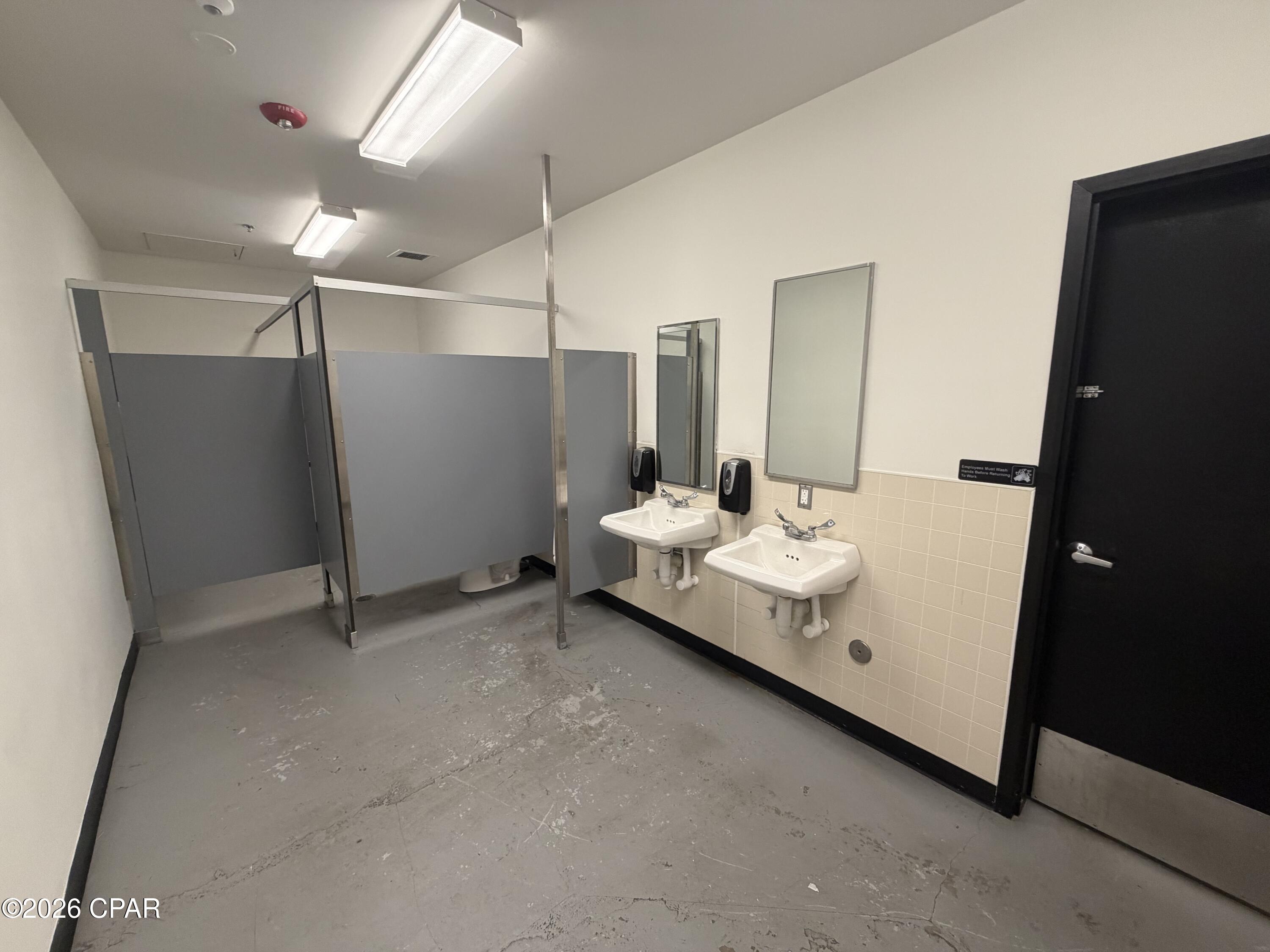 No Named Subdivision - Commercial Lease