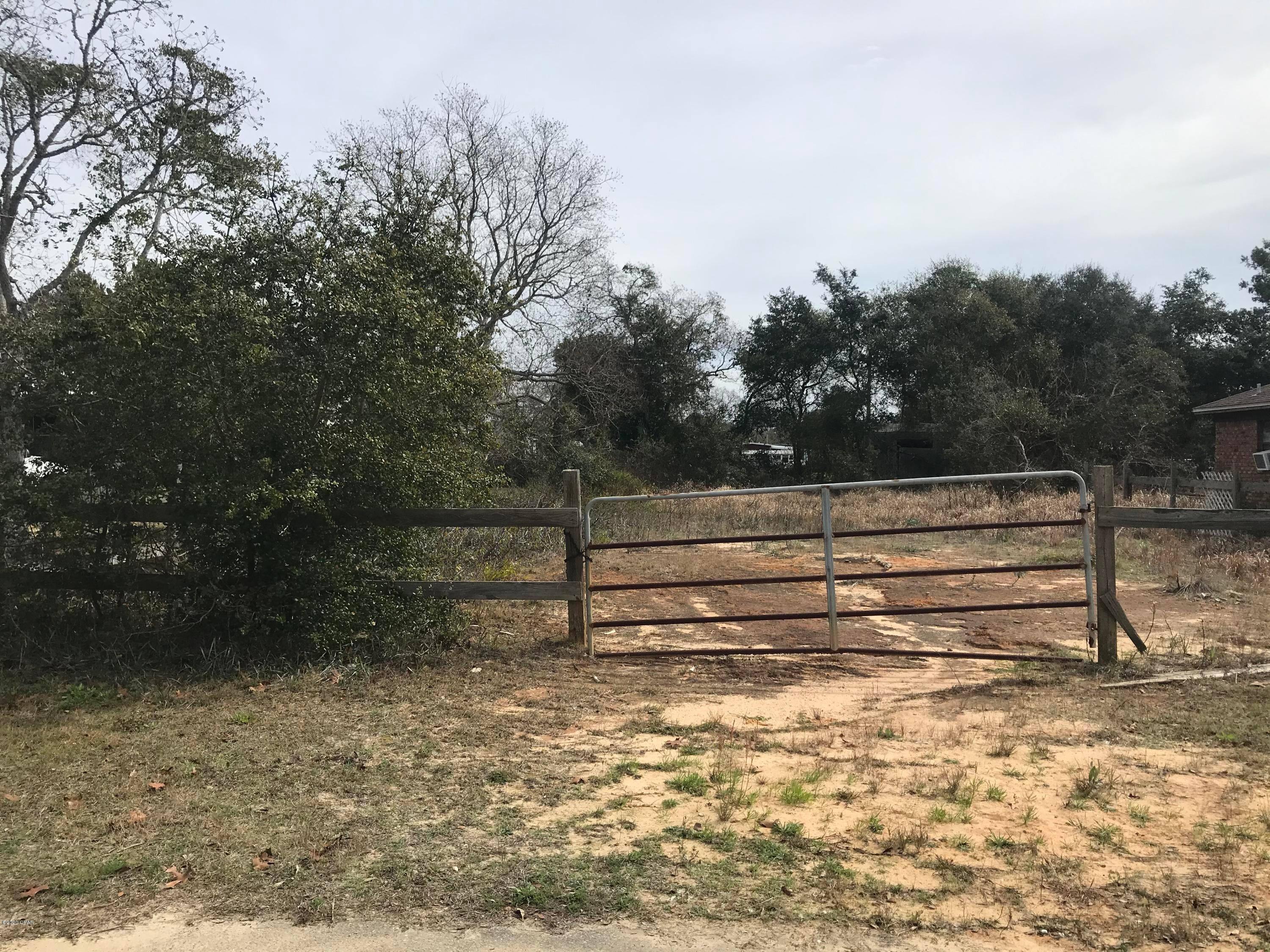 UNDER CONTRACT : SELLER IS ACCEPTING BACK-UP OFFERS.

The building lot that you have been dreaming about for your own beach house. Straight ride to the beach on your golf cart.