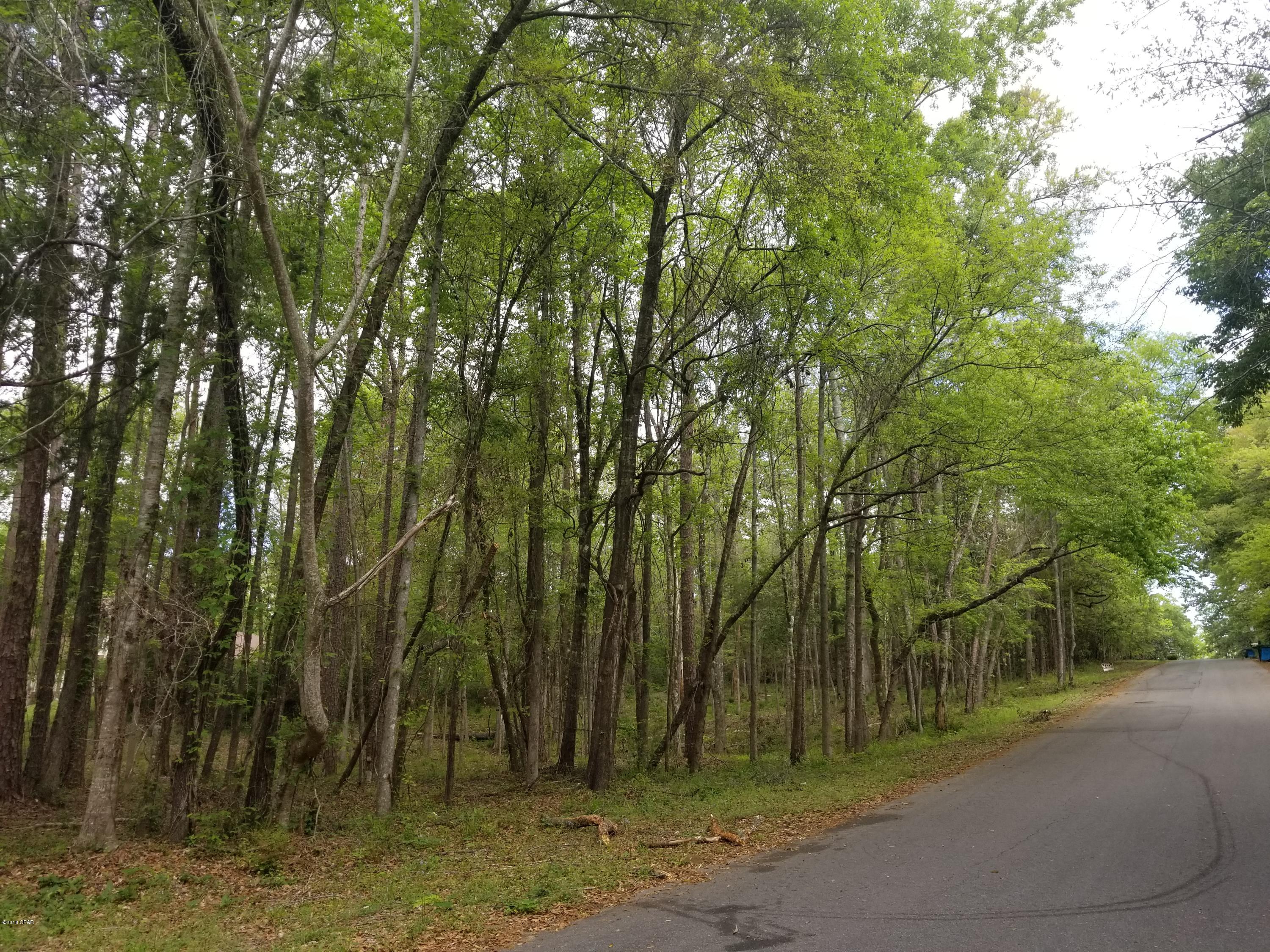 ONE acre lot located in beautiful Watson Heights subdivision.  Lot is priced to sell fast.  Drive by, take a look and call with any questions.