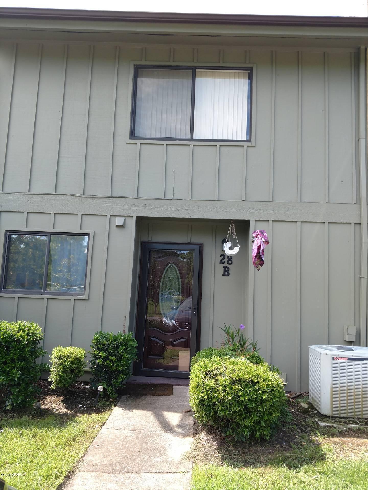 Centrally located townhome in Delwood Estate featuring a community pool and tennis courts. This unit comes featuring a large walk-in closet in 2nd bedroom and double built in's in the master bedroom, privacy fenced backyard, refrigerator, and dishwasher. Washer and dryer included. 



*Basic cable, pest control, and A/C maintenance included



All measurements are approximate