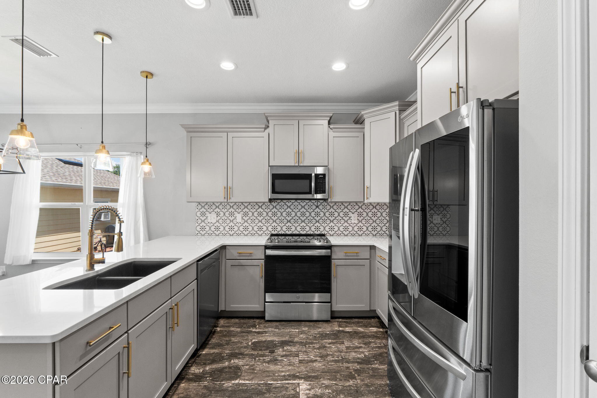 Magnolia Bay Club - Residential