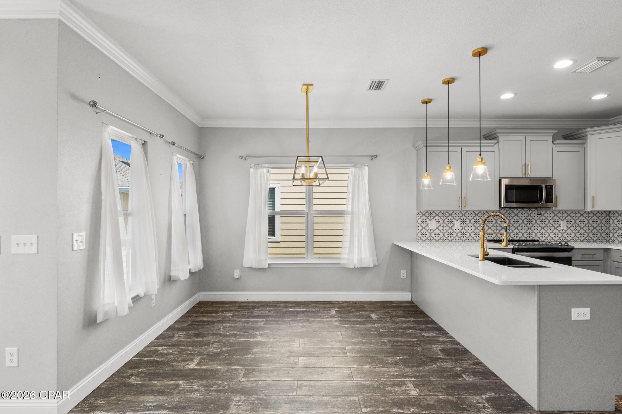 Magnolia Bay Club - Residential
