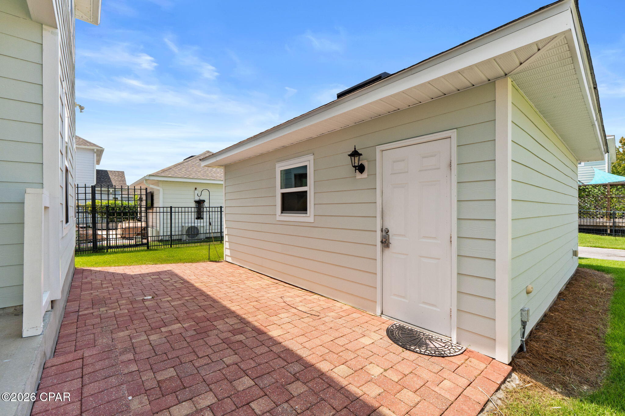 Magnolia Bay Club - Residential