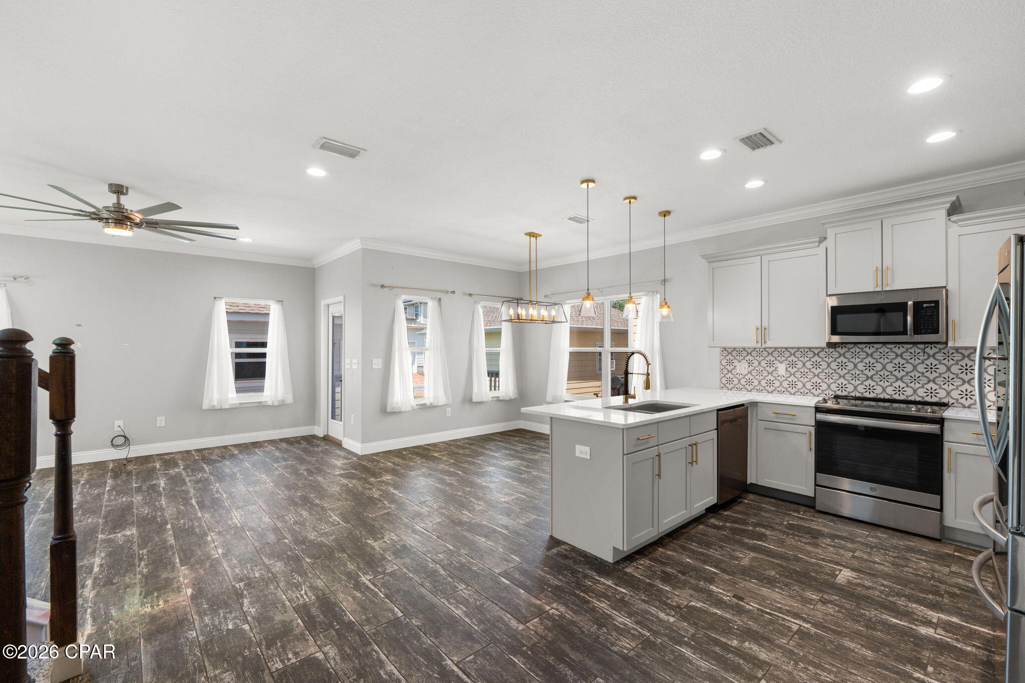 Magnolia Bay Club - Residential