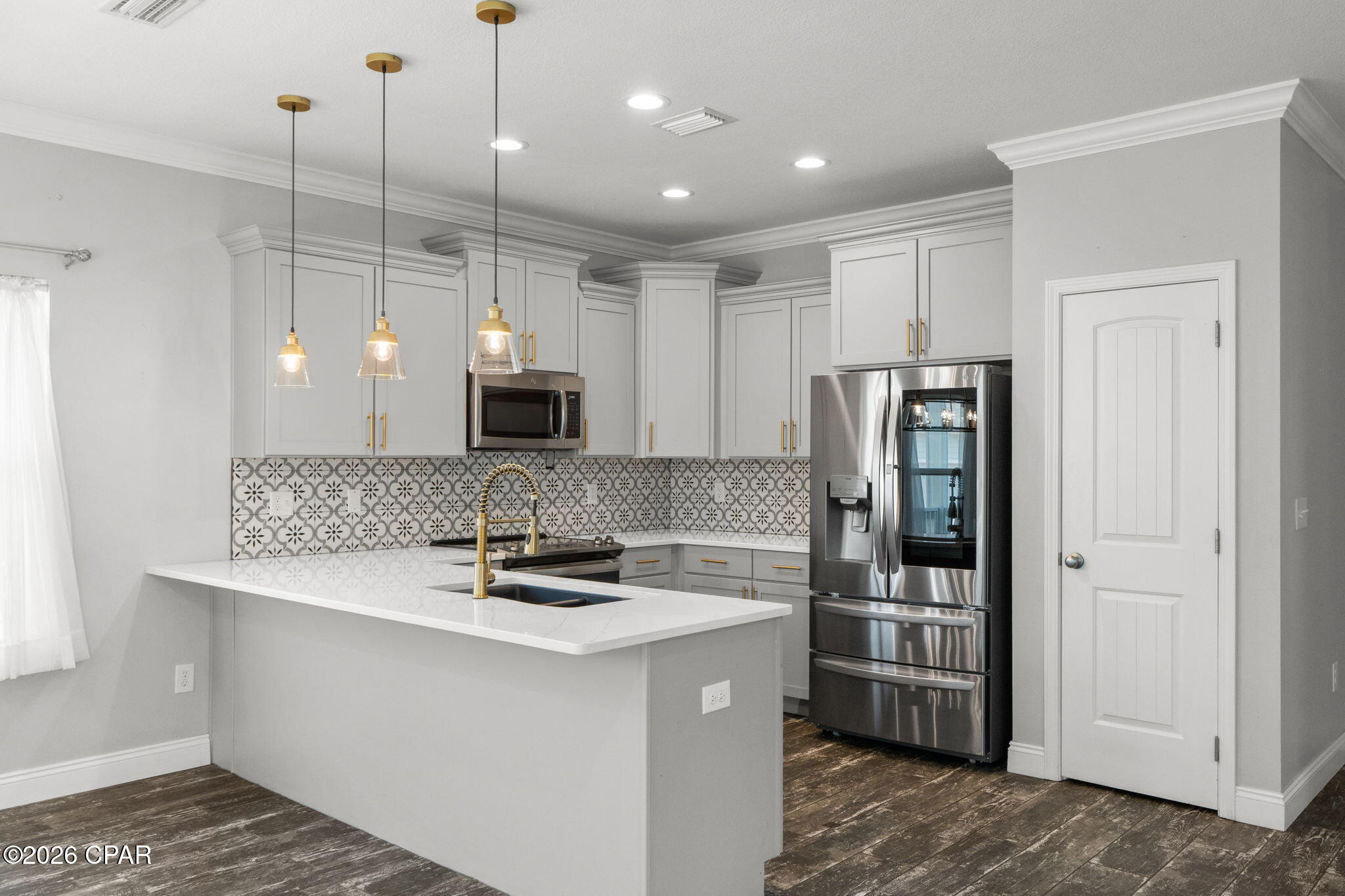 Magnolia Bay Club - Residential