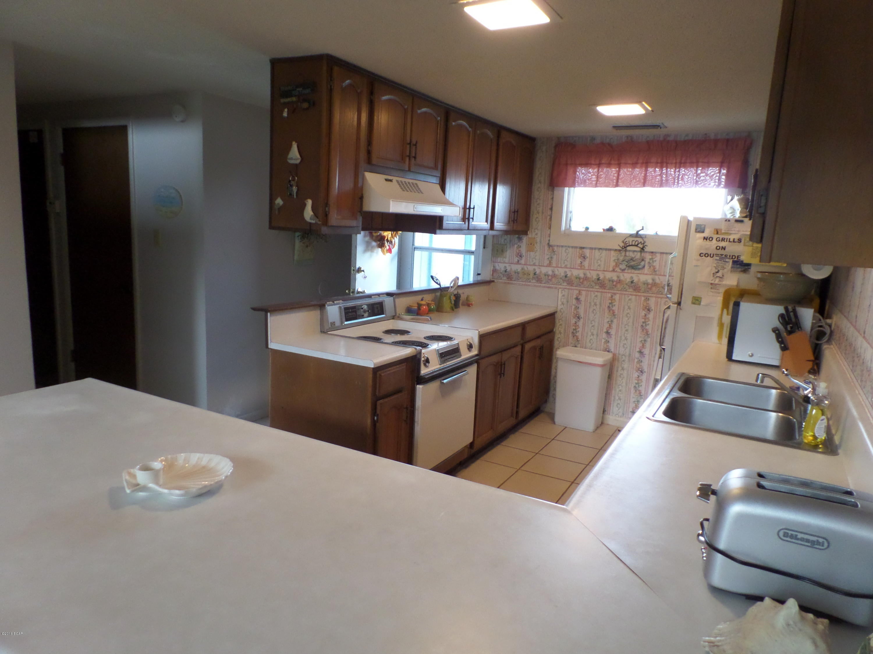 Sunnyside Beach & Tennis Condo - Residential