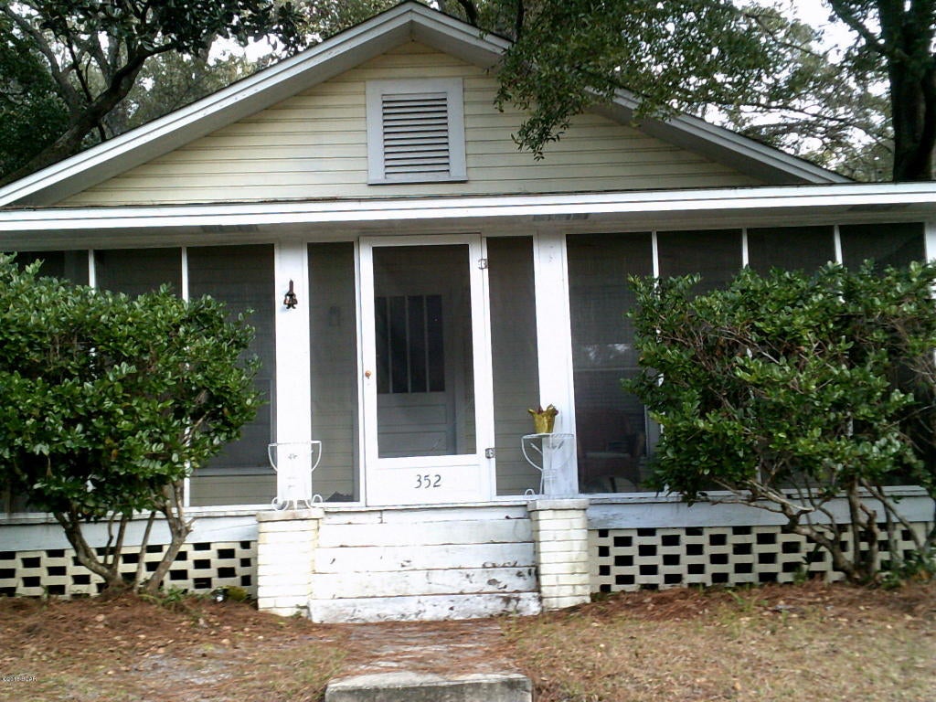 2 bedroom 1 bath cottage located in the Cove area.  

All property sizes and ages are approximate, please measure and/or verify if important. 

School assignments are subject to change, please check with Bay County for most accurate information.

Pets allowed with owner approval and NON REFUNDABLE pet fee of $150.00 per pet.  Breed restrictions apply.