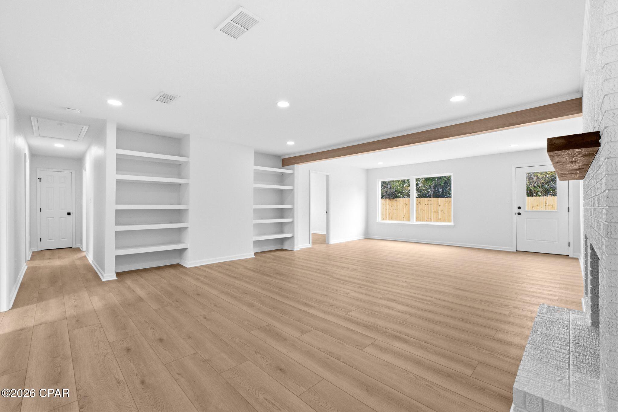 Diamond Head-Lakeside - Residential
