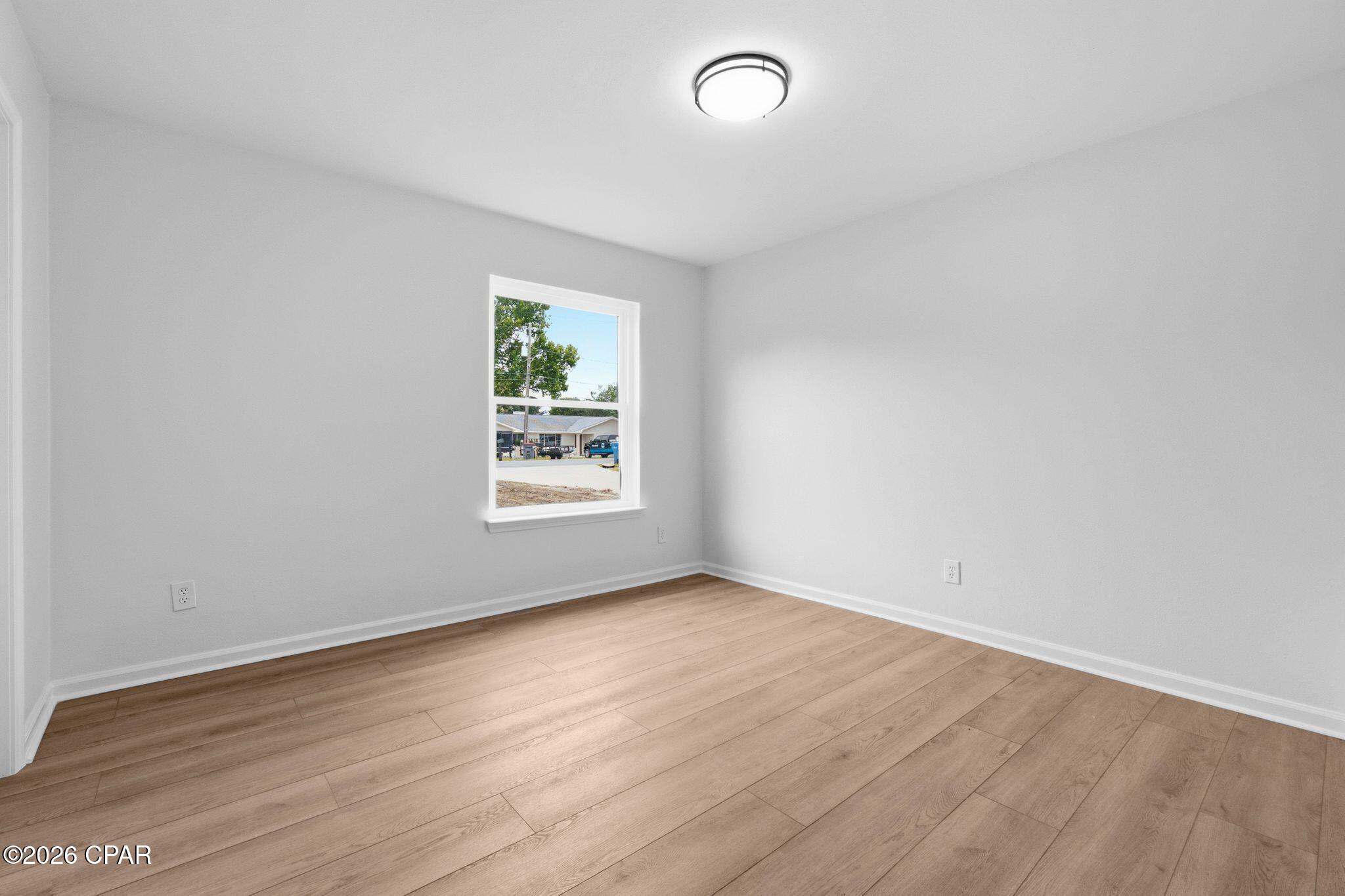 Diamond Head-Lakeside - Residential