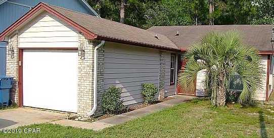 CURRENTLY UNDER CONTRACT, SELLER ACCEPTING BACKUP OFFERS



MOVE IN READY! Very cute 3 bedroom, 2 bath home on cul-da-sec. Brand New Paint and Brand New Carpet throughout home.

This home features Cathedral ceiling in living room, a one car garage, Master bedroom suite with large walk in closet. No wasted space with this split bedroom floor plan. 



Flood Zone X, so no flood insurance is required. Eat in Kitchen. New light switch covers and outlet covers.