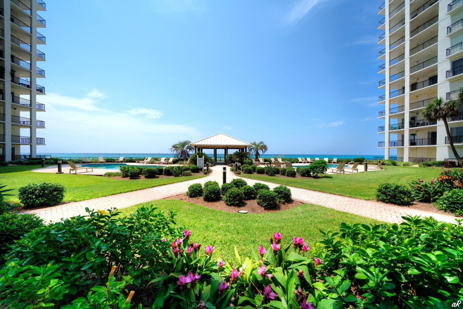 Summerwinds Condo - Residential