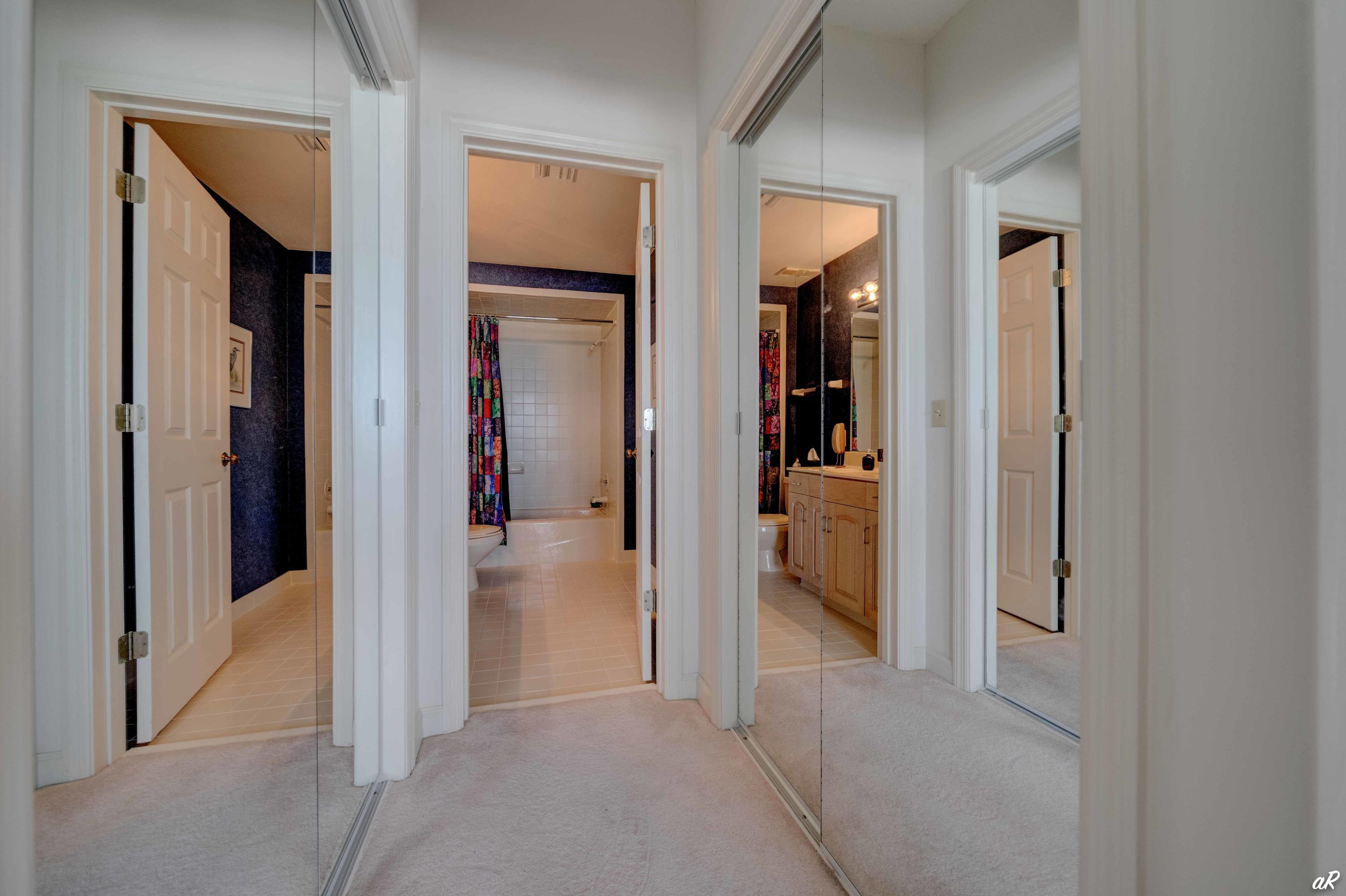 Summerwinds Condo - Residential