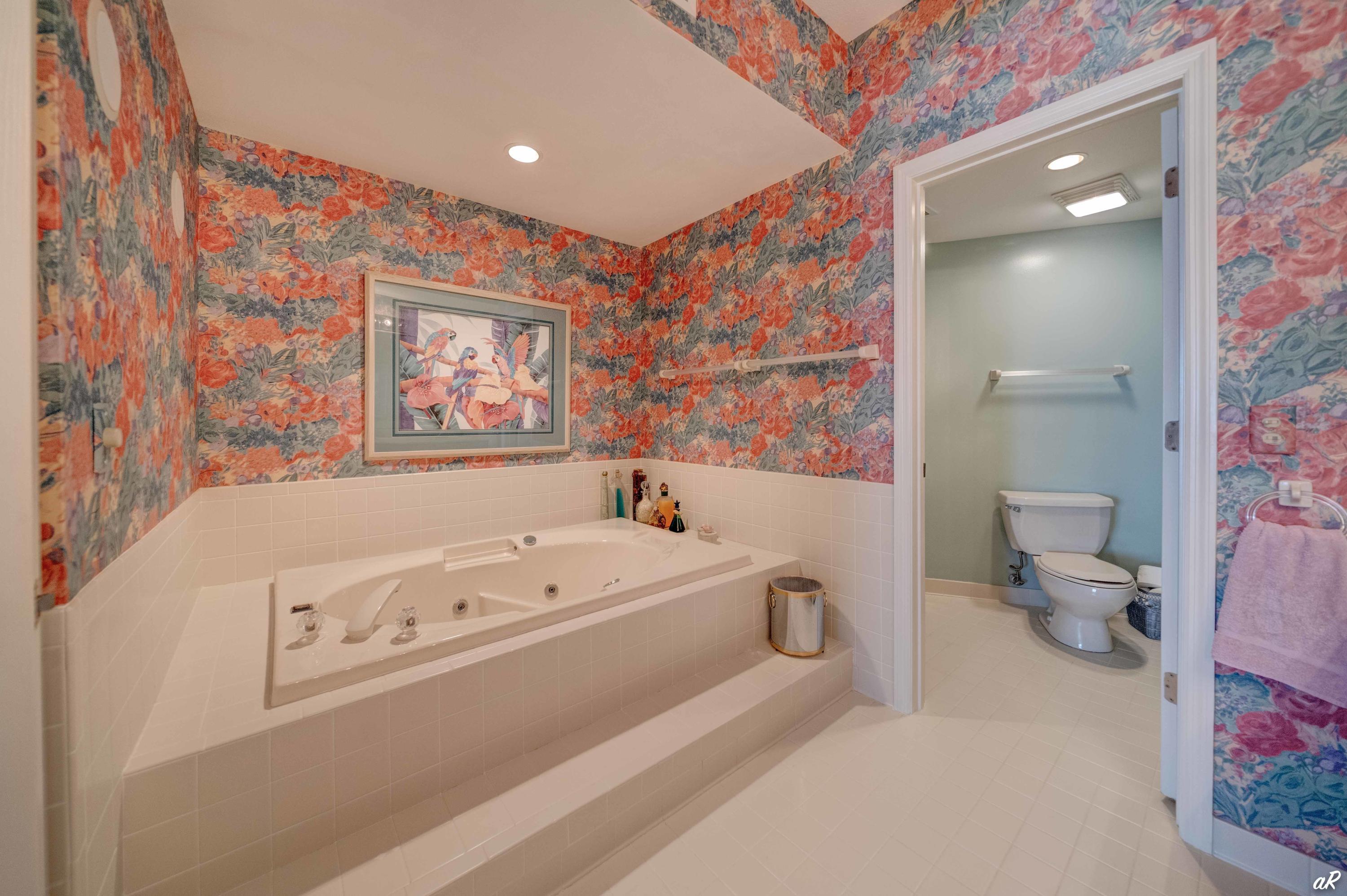 Summerwinds Condo - Residential