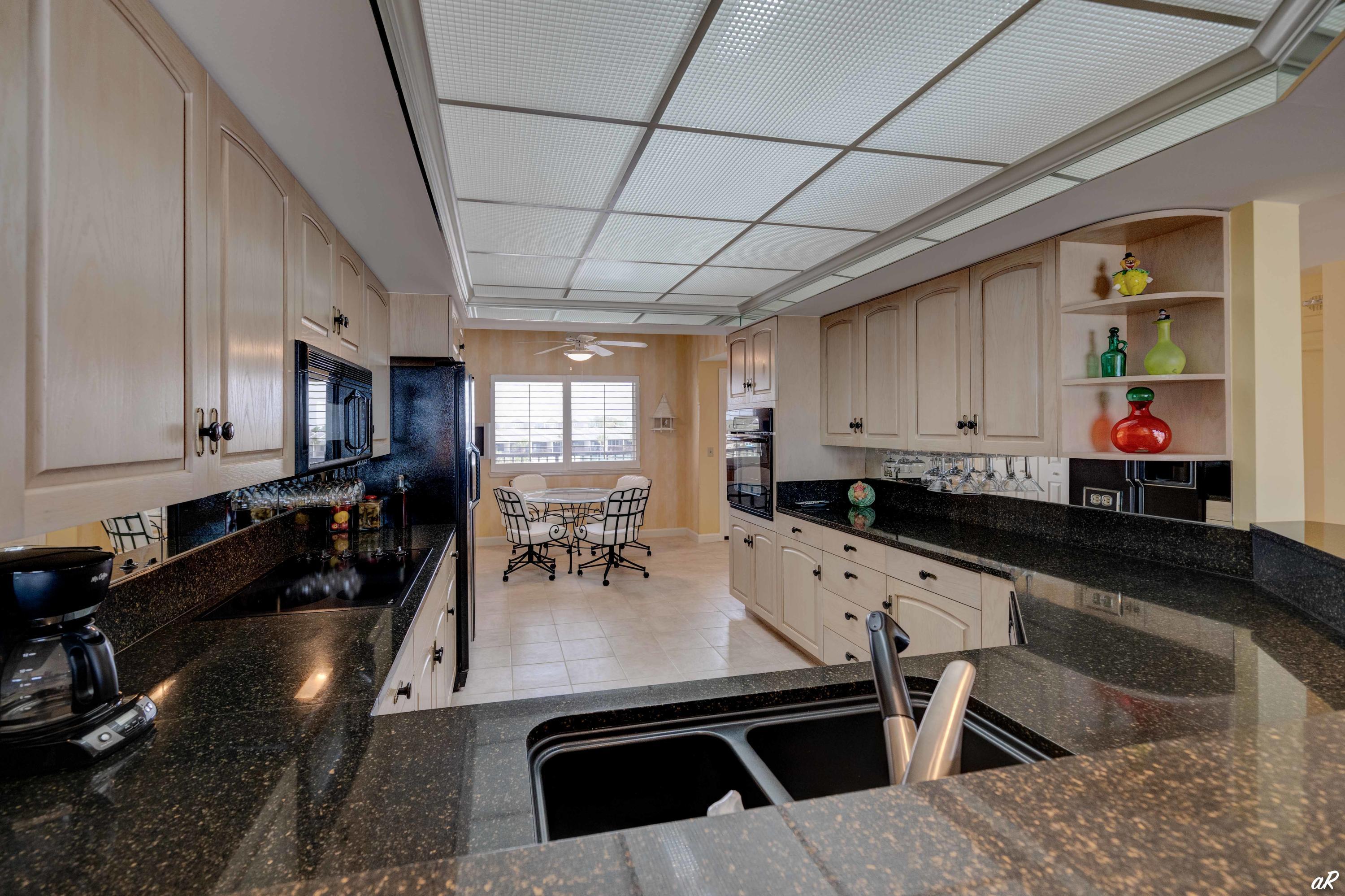 Summerwinds Condo - Residential