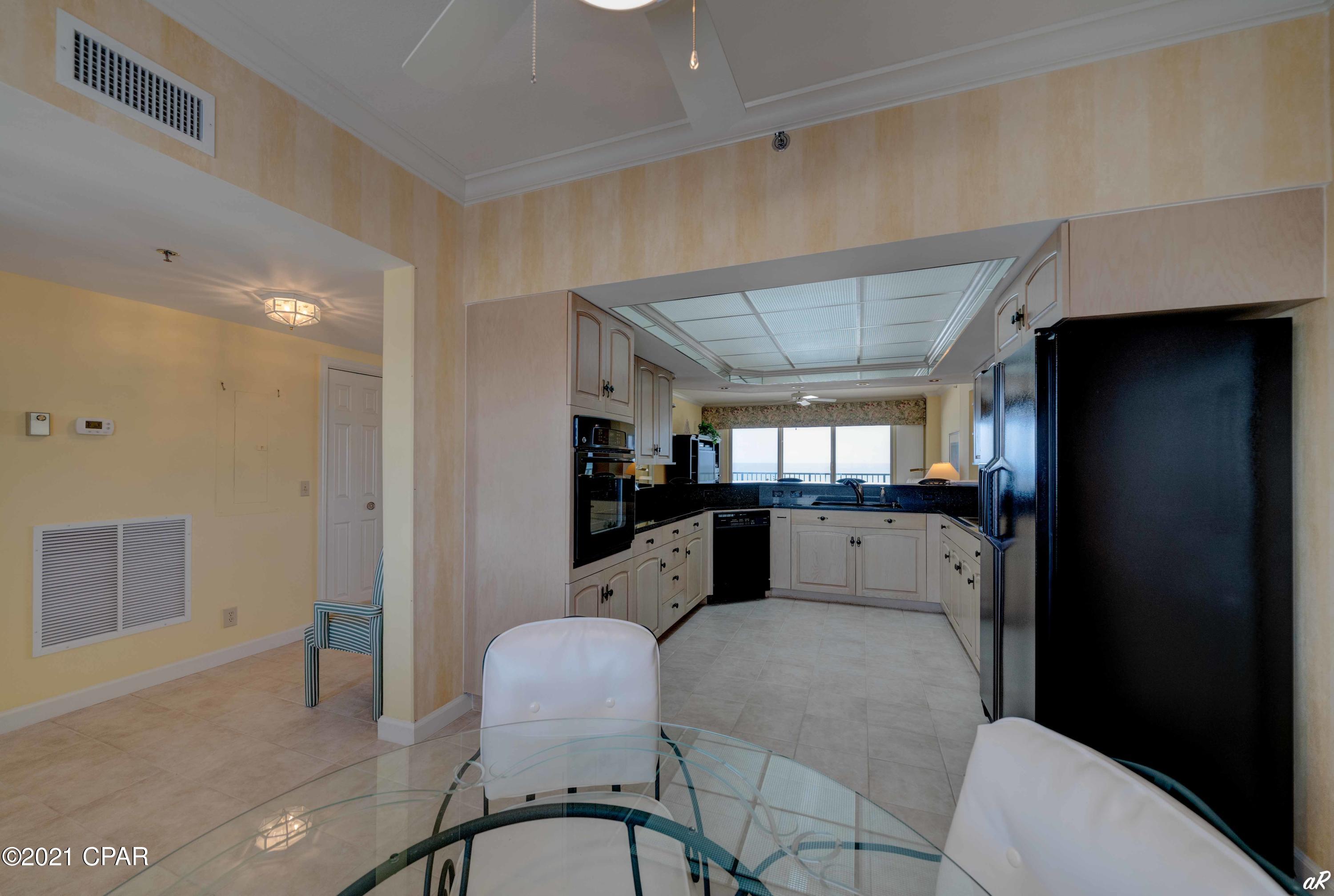 Summerwinds Condo - Residential